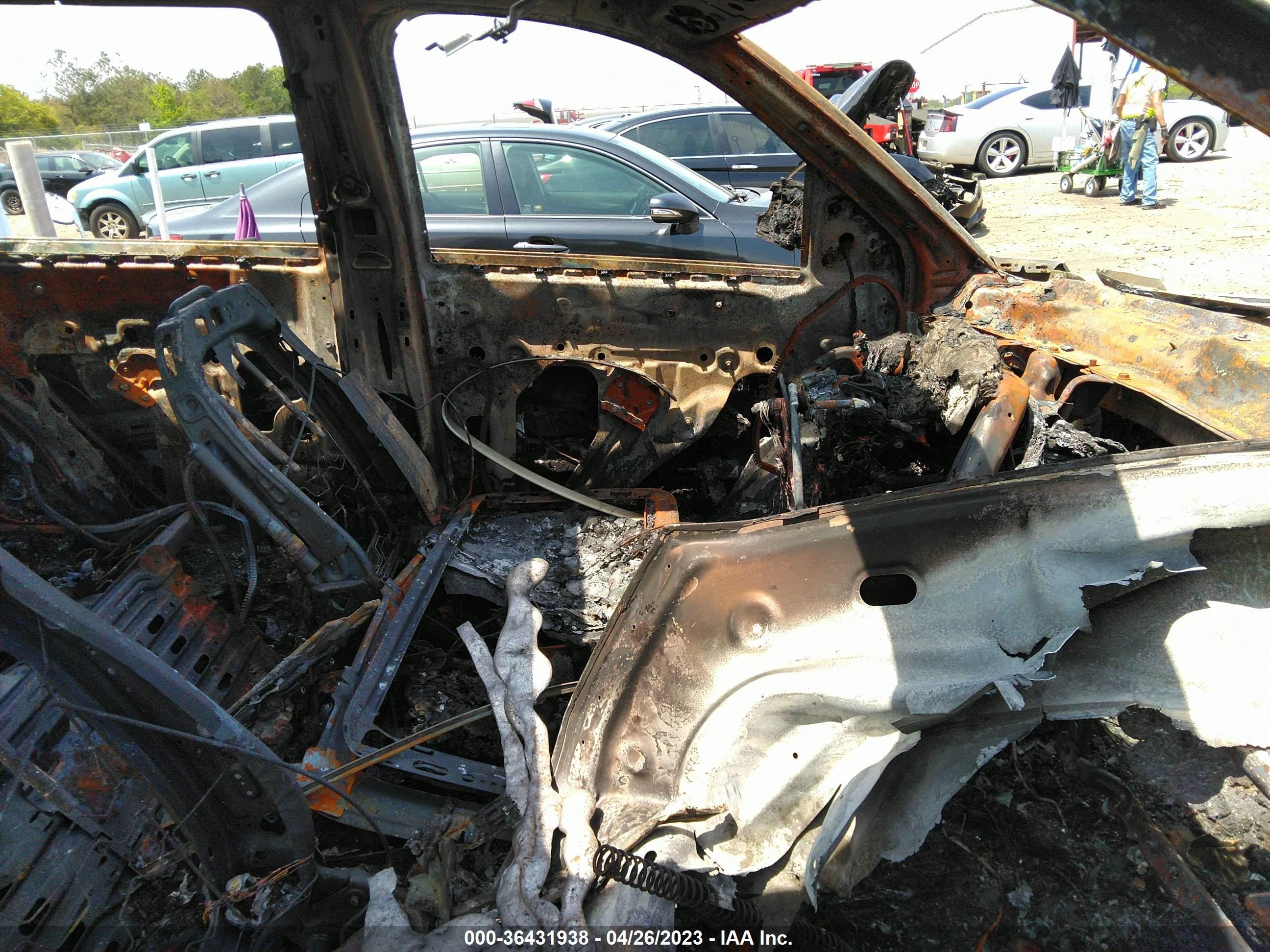 Photo 4 VIN: 1GNSKCKC9FR164158 - CHEVROLET TAHOE 