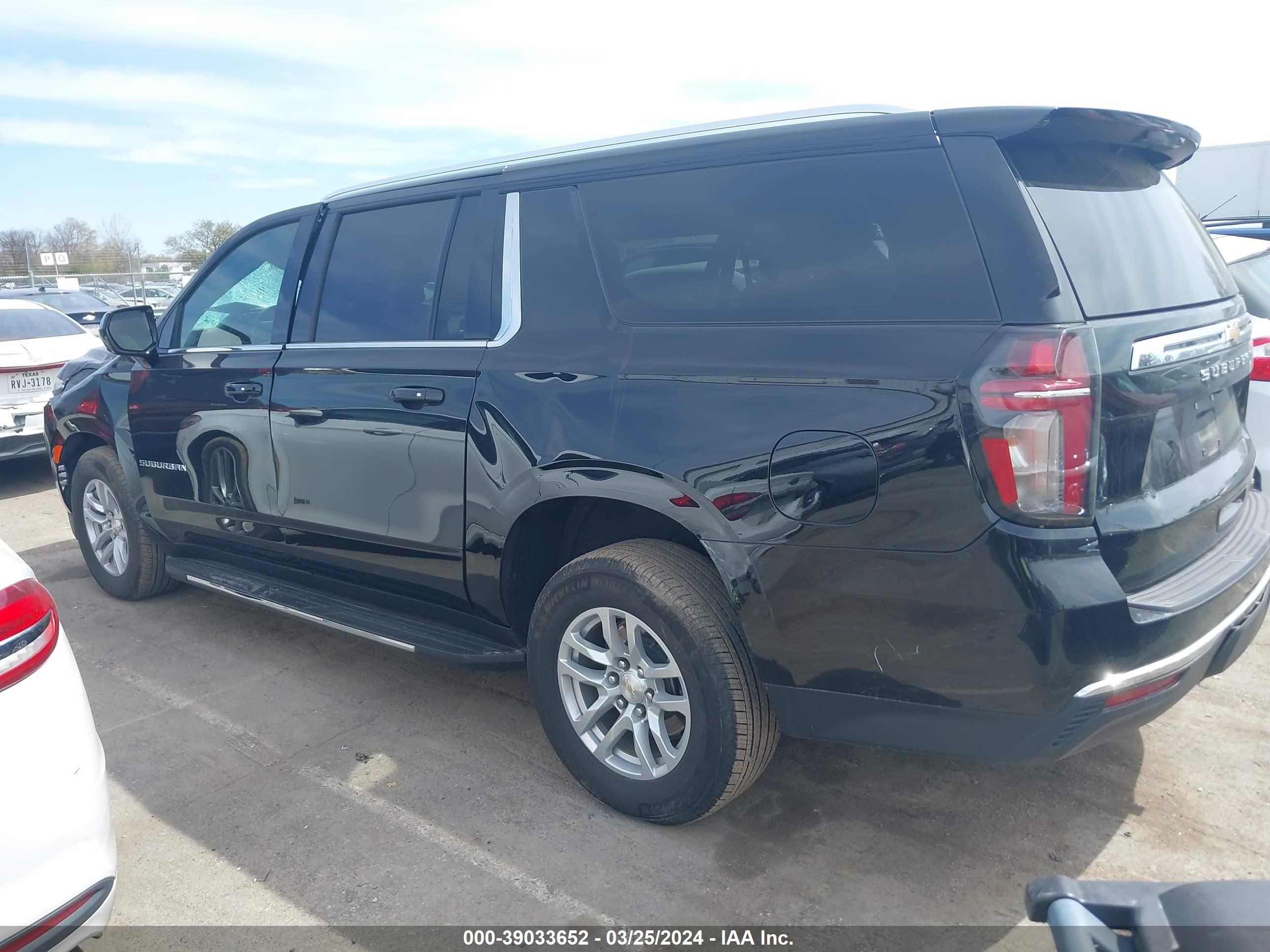 Photo 2 VIN: 1GNSKCKD0PR355591 - CHEVROLET SUBURBAN 