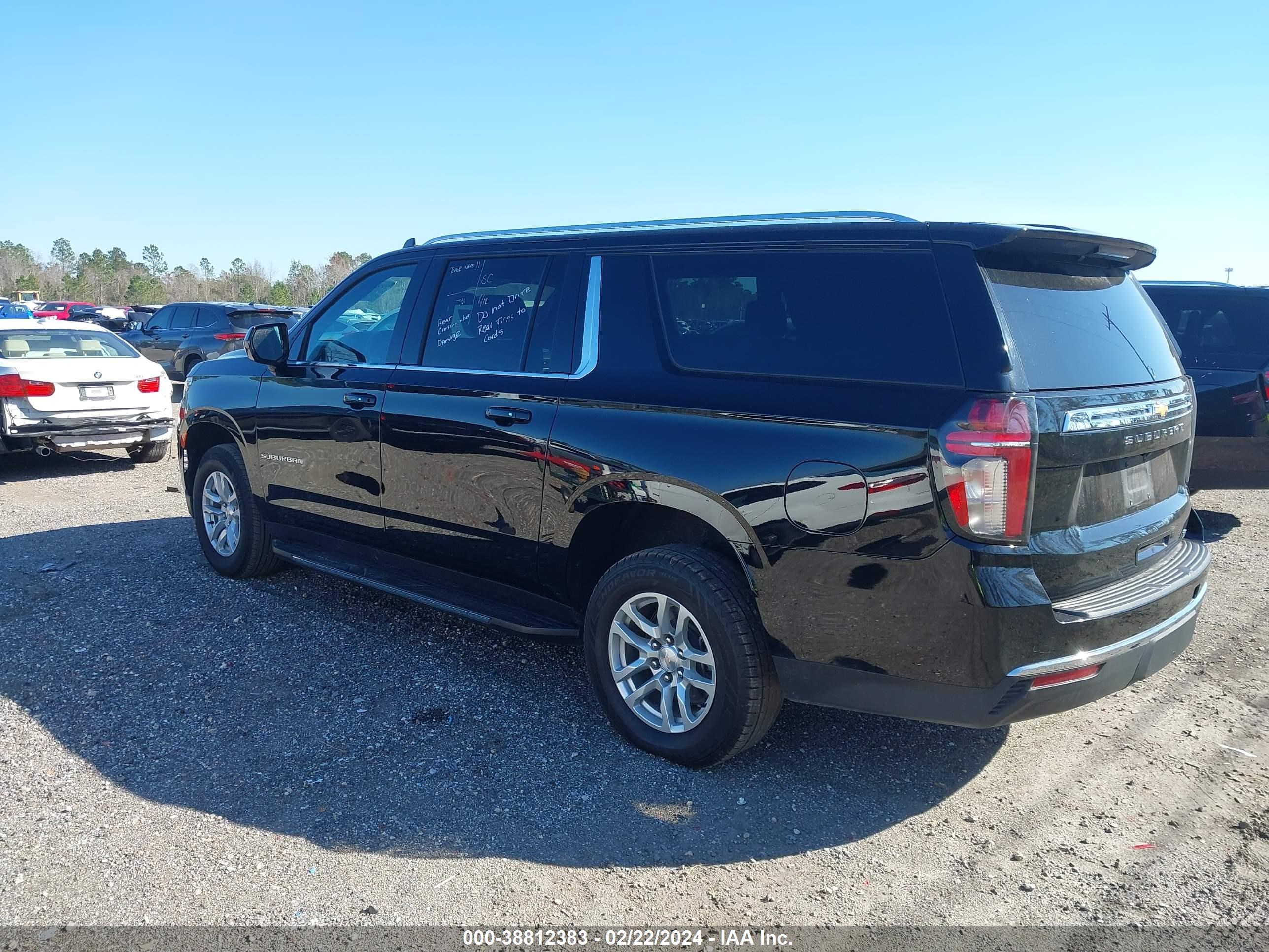 Photo 2 VIN: 1GNSKCKD3PR351356 - CHEVROLET SUBURBAN 