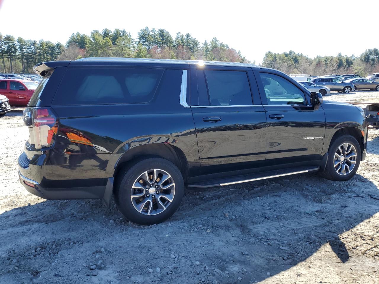 Photo 2 VIN: 1GNSKCKD7NR156440 - CHEVROLET SUBURBAN 