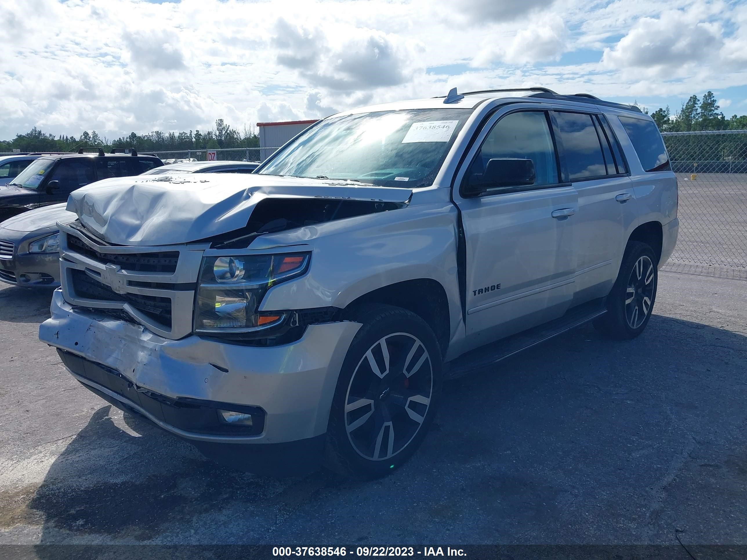 Photo 1 VIN: 1GNSKCKJ4JR396920 - CHEVROLET TAHOE 