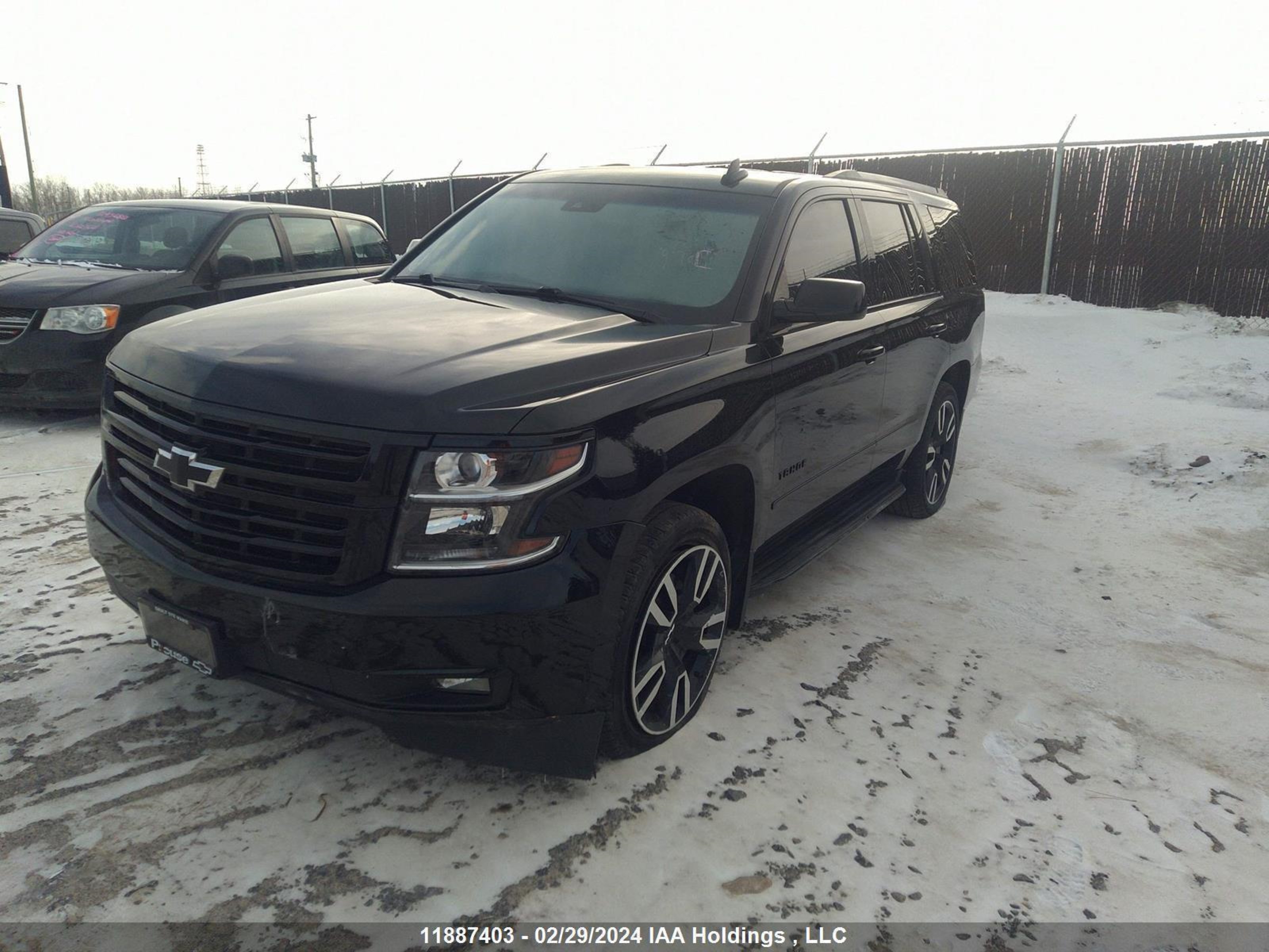 Photo 1 VIN: 1GNSKCKJ4KR120139 - CHEVROLET TAHOE 