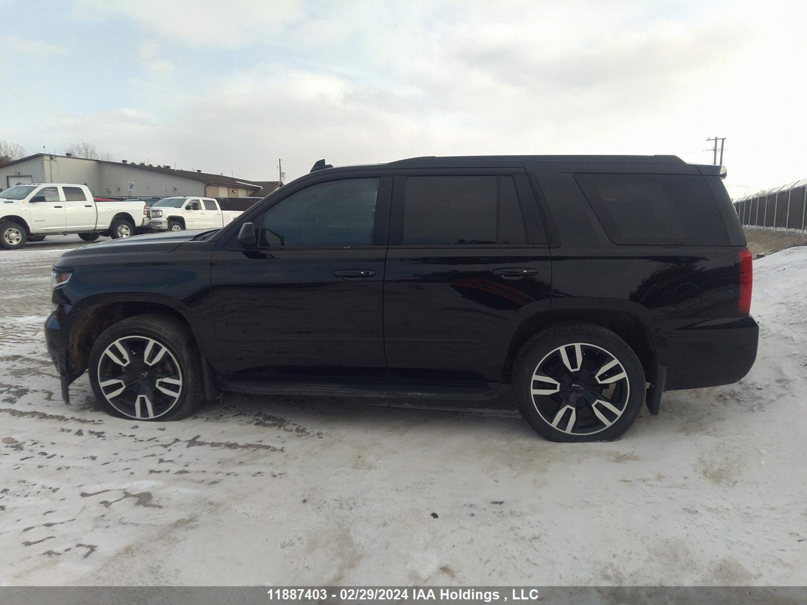 Photo 12 VIN: 1GNSKCKJ4KR120139 - CHEVROLET TAHOE 