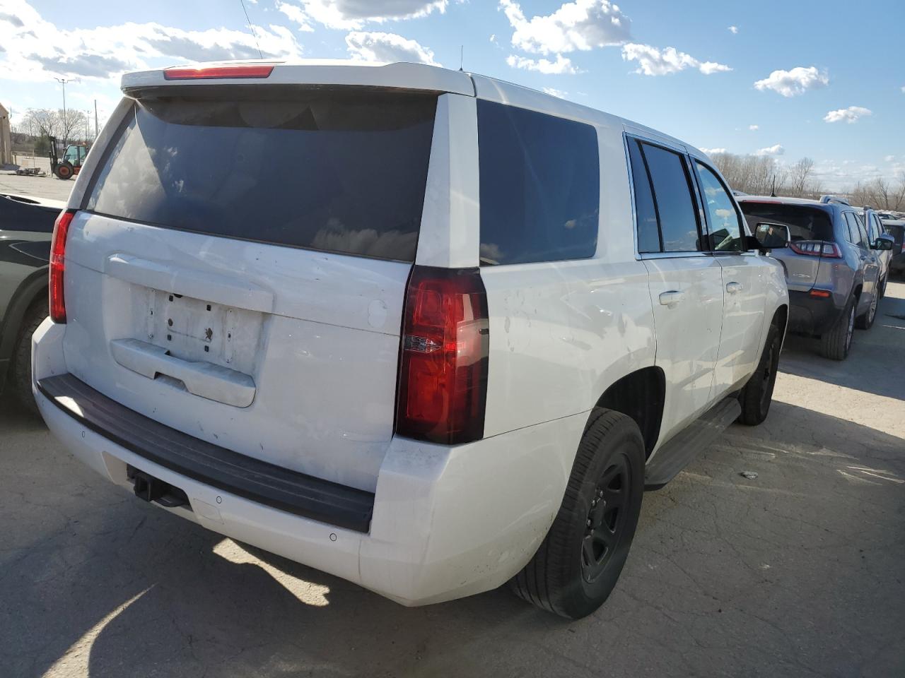 Photo 2 VIN: 1GNSKDECXKR360234 - CHEVROLET TAHOE 