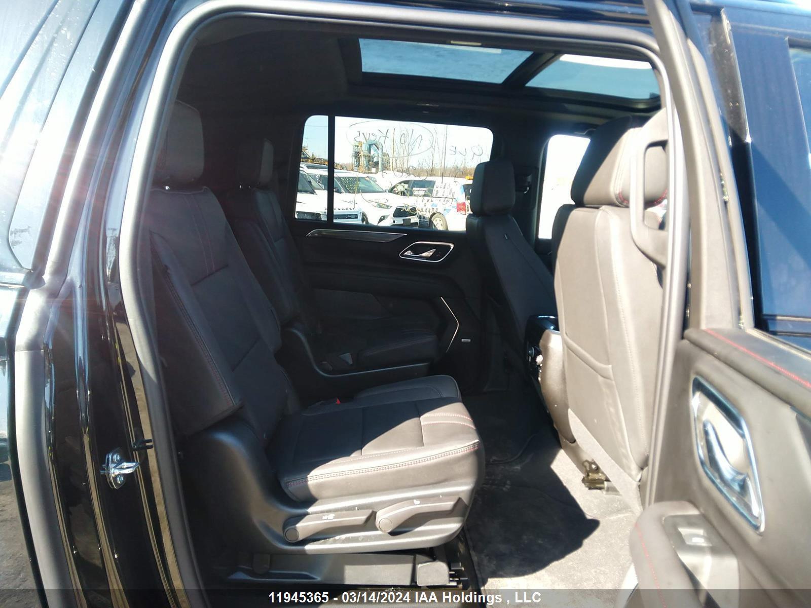 Photo 7 VIN: 1GNSKEKD4PR370977 - CHEVROLET SUBURBAN 