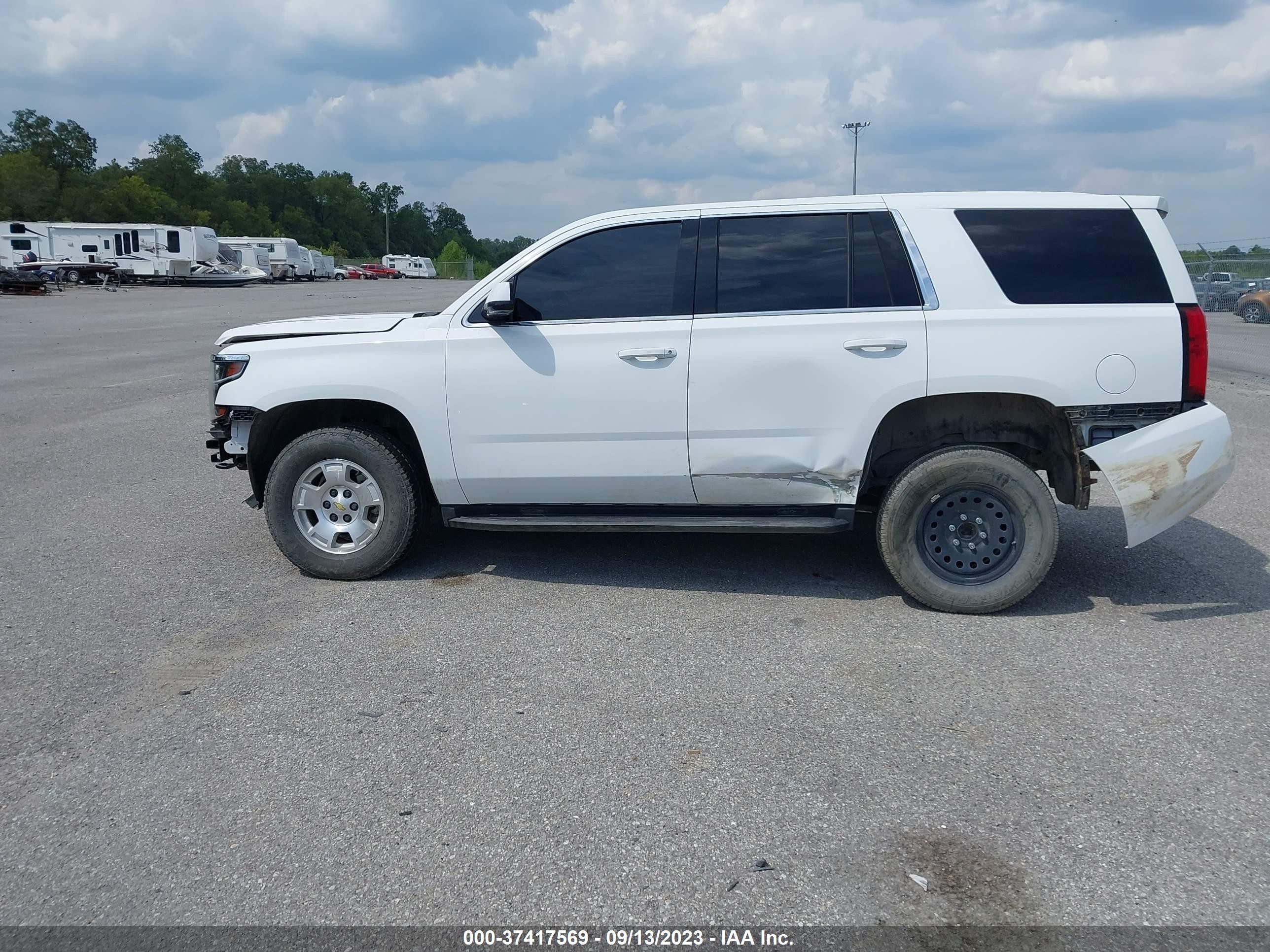 Photo 13 VIN: 1GNSKFECXKR199038 - CHEVROLET TAHOE 