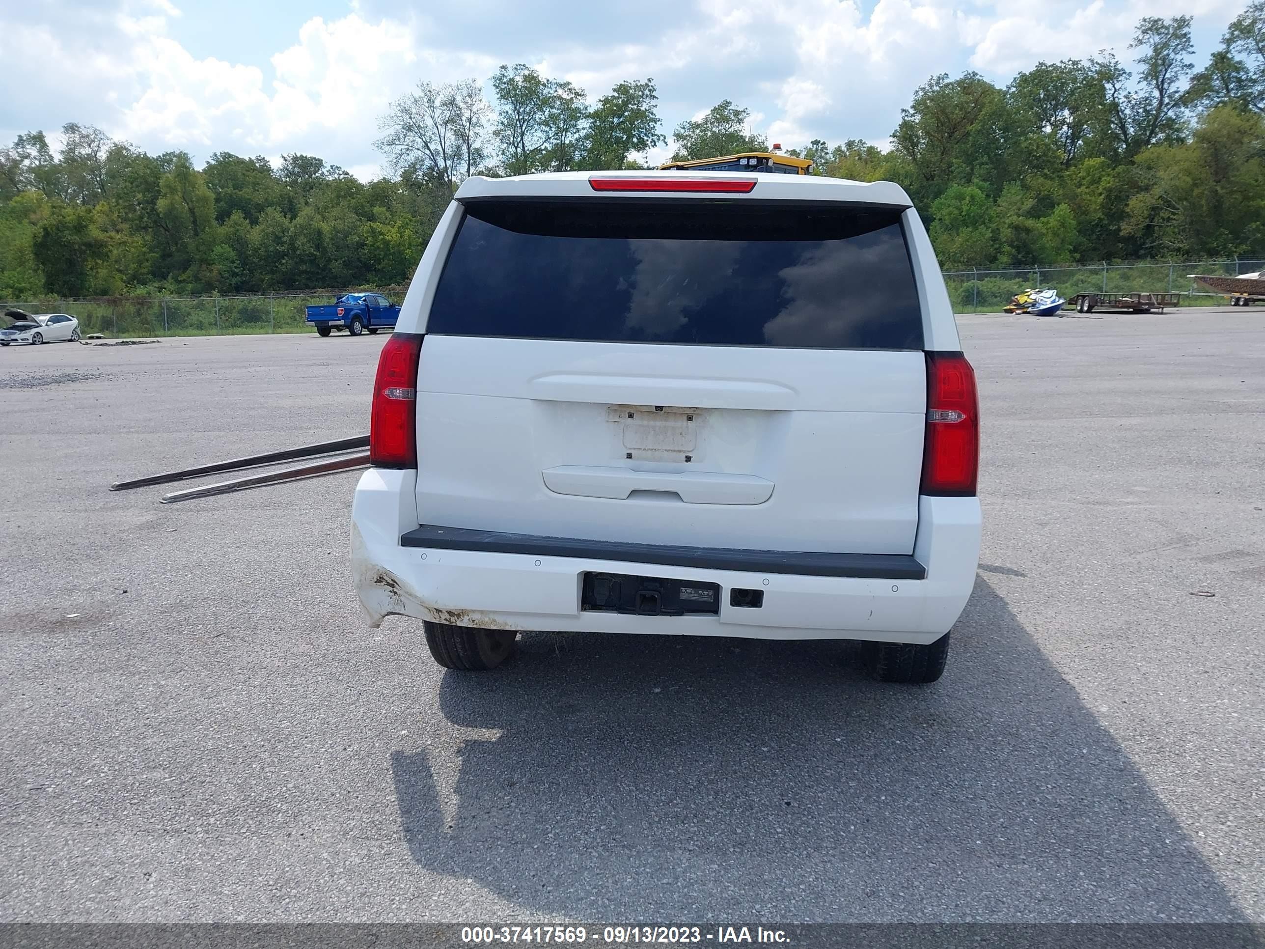 Photo 15 VIN: 1GNSKFECXKR199038 - CHEVROLET TAHOE 