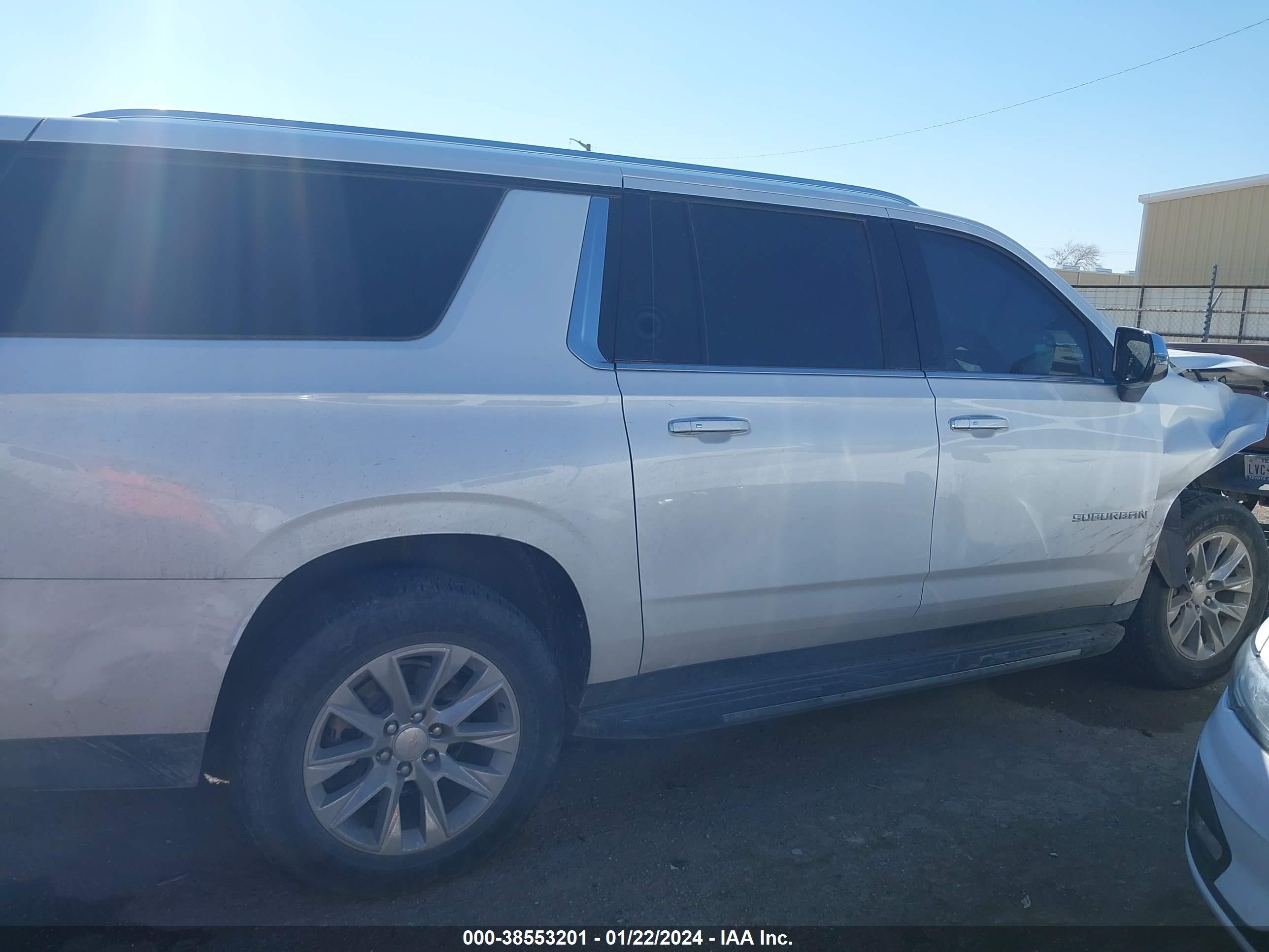 Photo 12 VIN: 1GNSKFKD0PR294678 - CHEVROLET SUBURBAN 