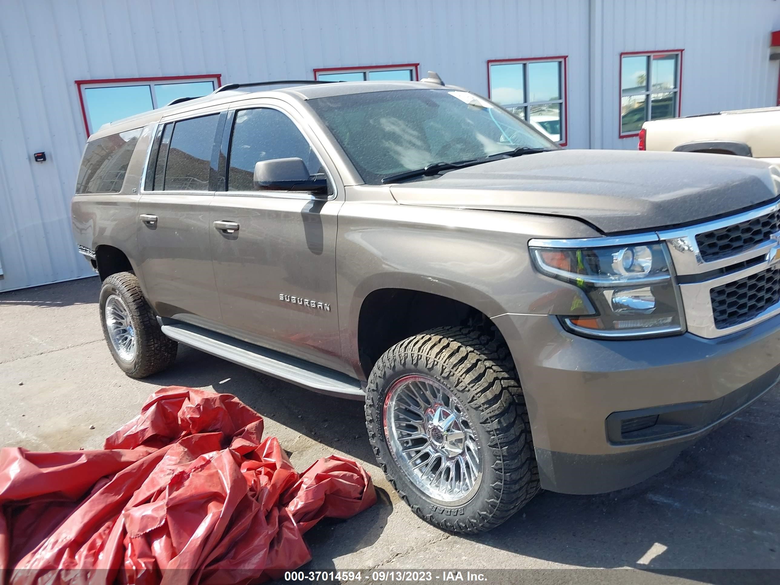 Photo 12 VIN: 1GNSKGEC1GR425156 - CHEVROLET SUBURBAN 