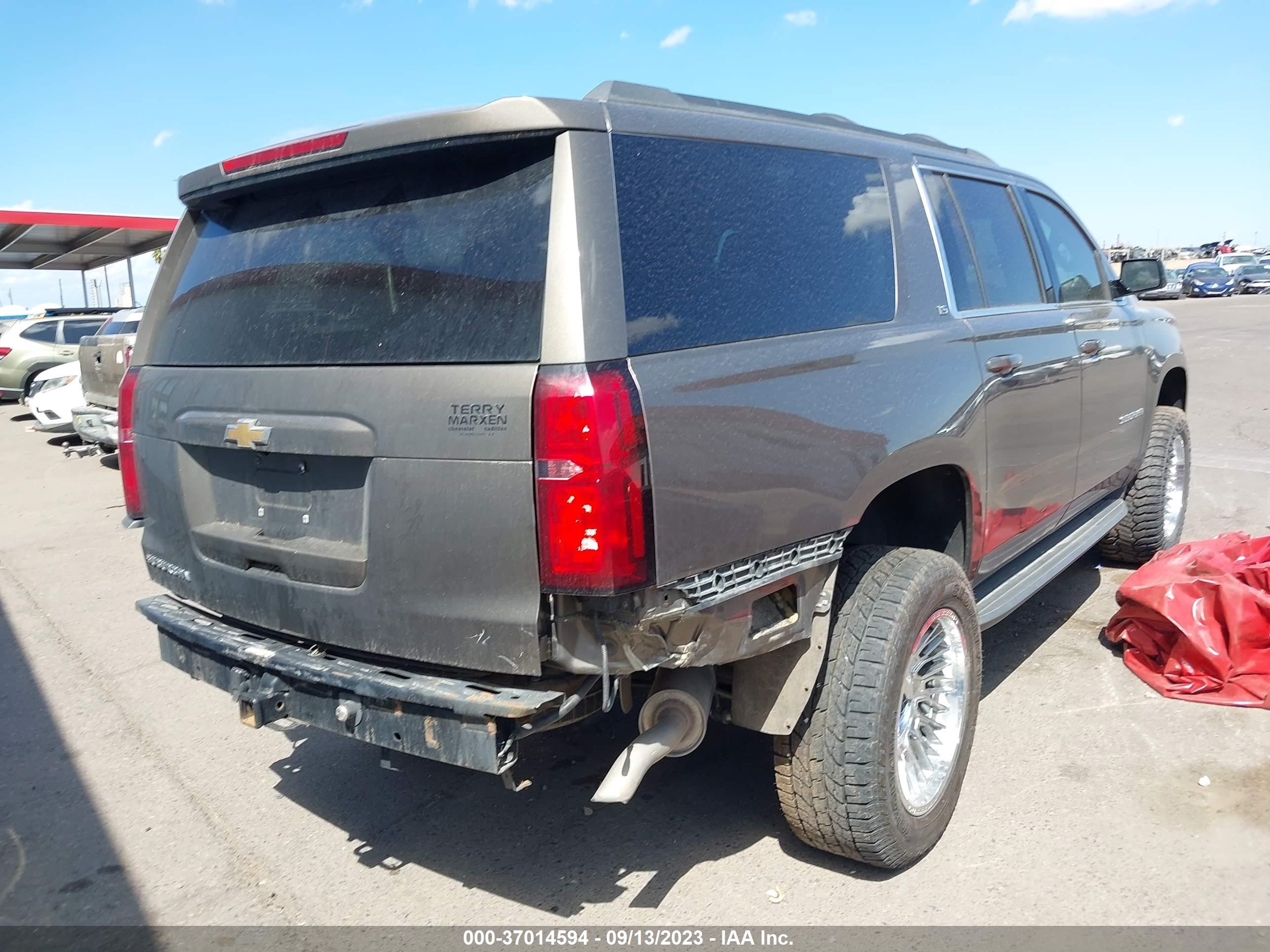 Photo 3 VIN: 1GNSKGEC1GR425156 - CHEVROLET SUBURBAN 