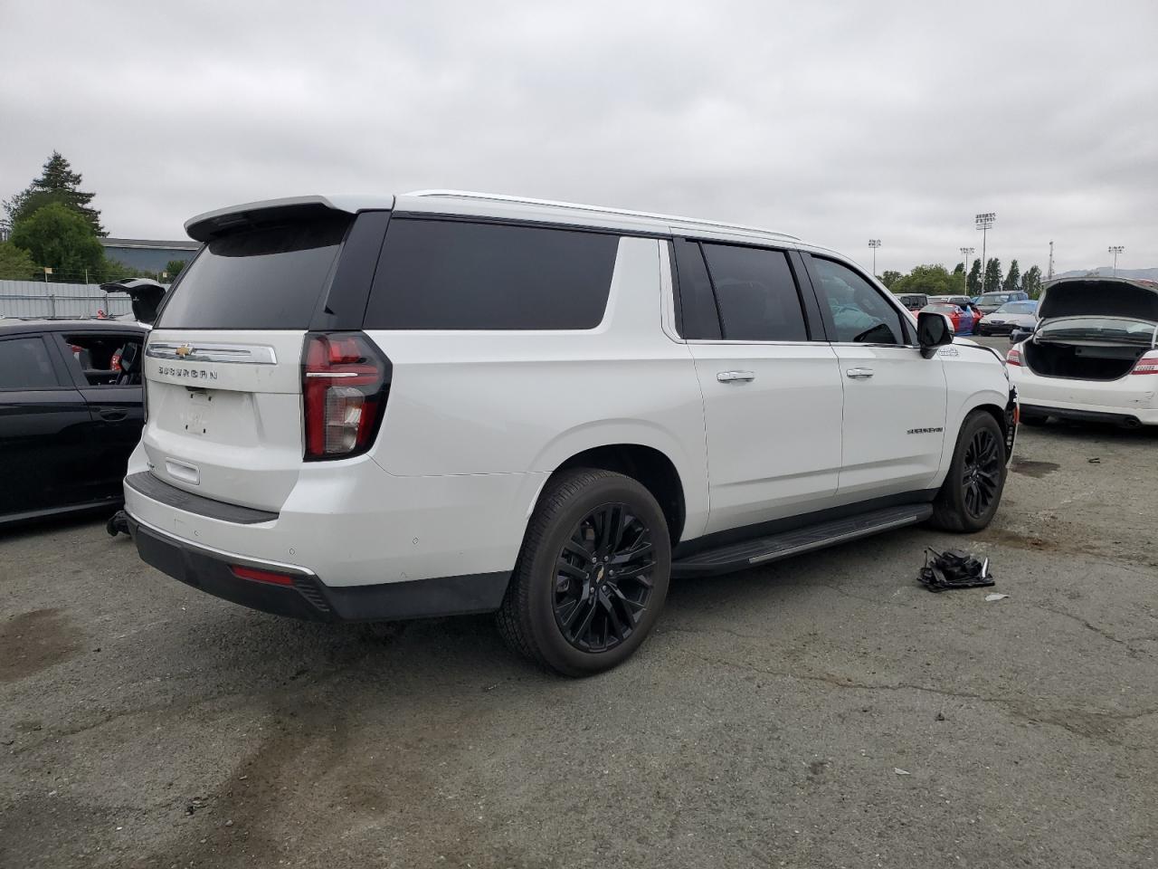 Photo 2 VIN: 1GNSKGKT3PR482608 - CHEVROLET SUBURBAN 