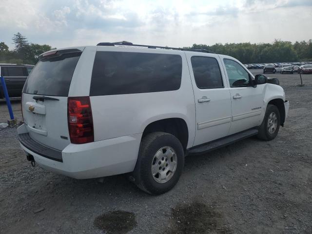 Photo 2 VIN: 1GNSKHE30BR135263 - CHEVROLET SUBURBAN K 