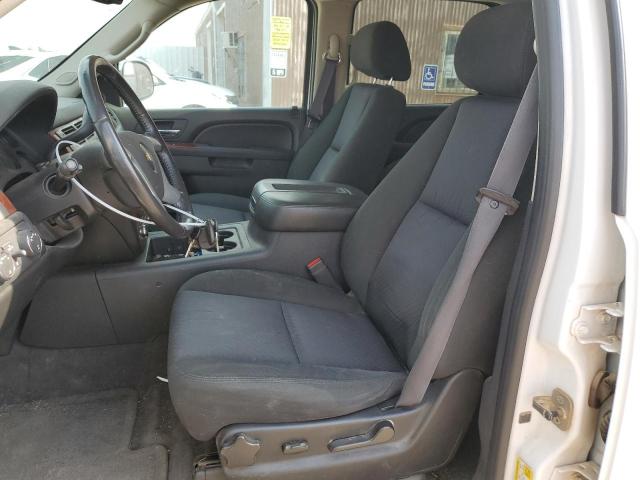 Photo 6 VIN: 1GNSKHE31BR320261 - CHEVROLET SUBURBAN 