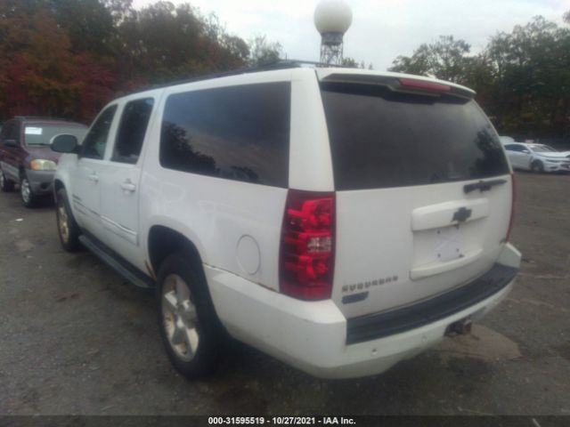 Photo 2 VIN: 1GNSKHE34BR177189 - CHEVROLET SUBURBAN 