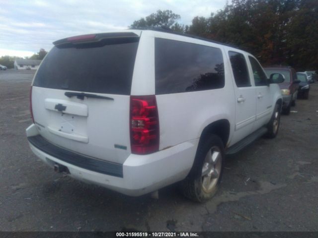 Photo 3 VIN: 1GNSKHE34BR177189 - CHEVROLET SUBURBAN 