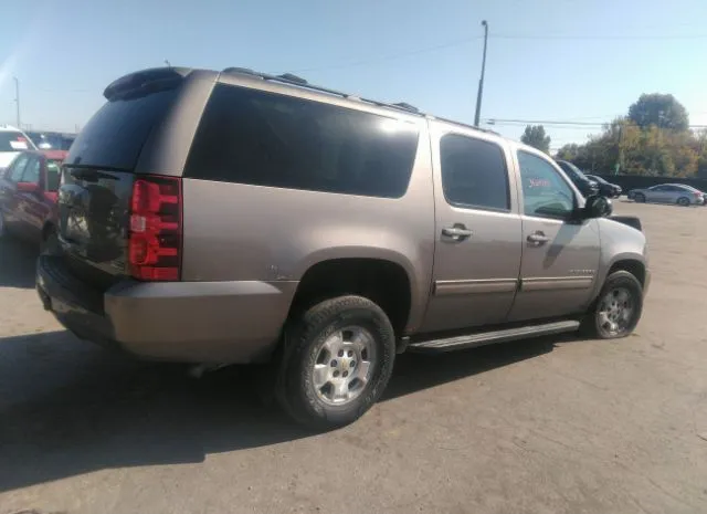 Photo 3 VIN: 1GNSKHE39BR379025 - CHEVROLET SUBURBAN 