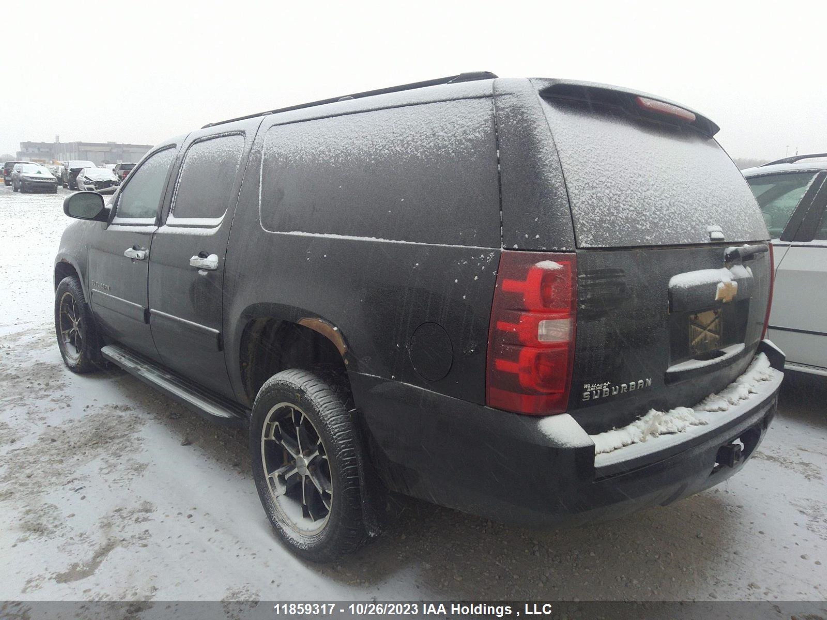 Photo 2 VIN: 1GNSKHE73DR170725 - CHEVROLET SUBURBAN 