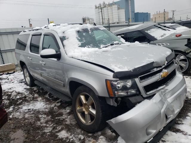 Photo 3 VIN: 1GNSKHE77DR194672 - CHEVROLET SUBURBAN 