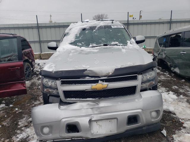 Photo 4 VIN: 1GNSKHE77DR194672 - CHEVROLET SUBURBAN 