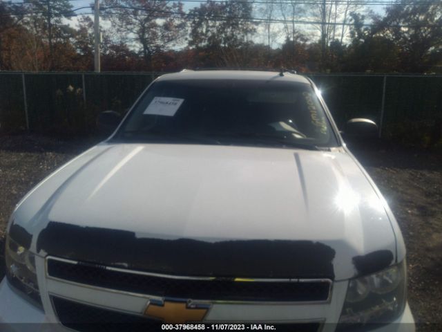 Photo 5 VIN: 1GNSKHE79CR139011 - CHEVROLET SUBURBAN 1500 