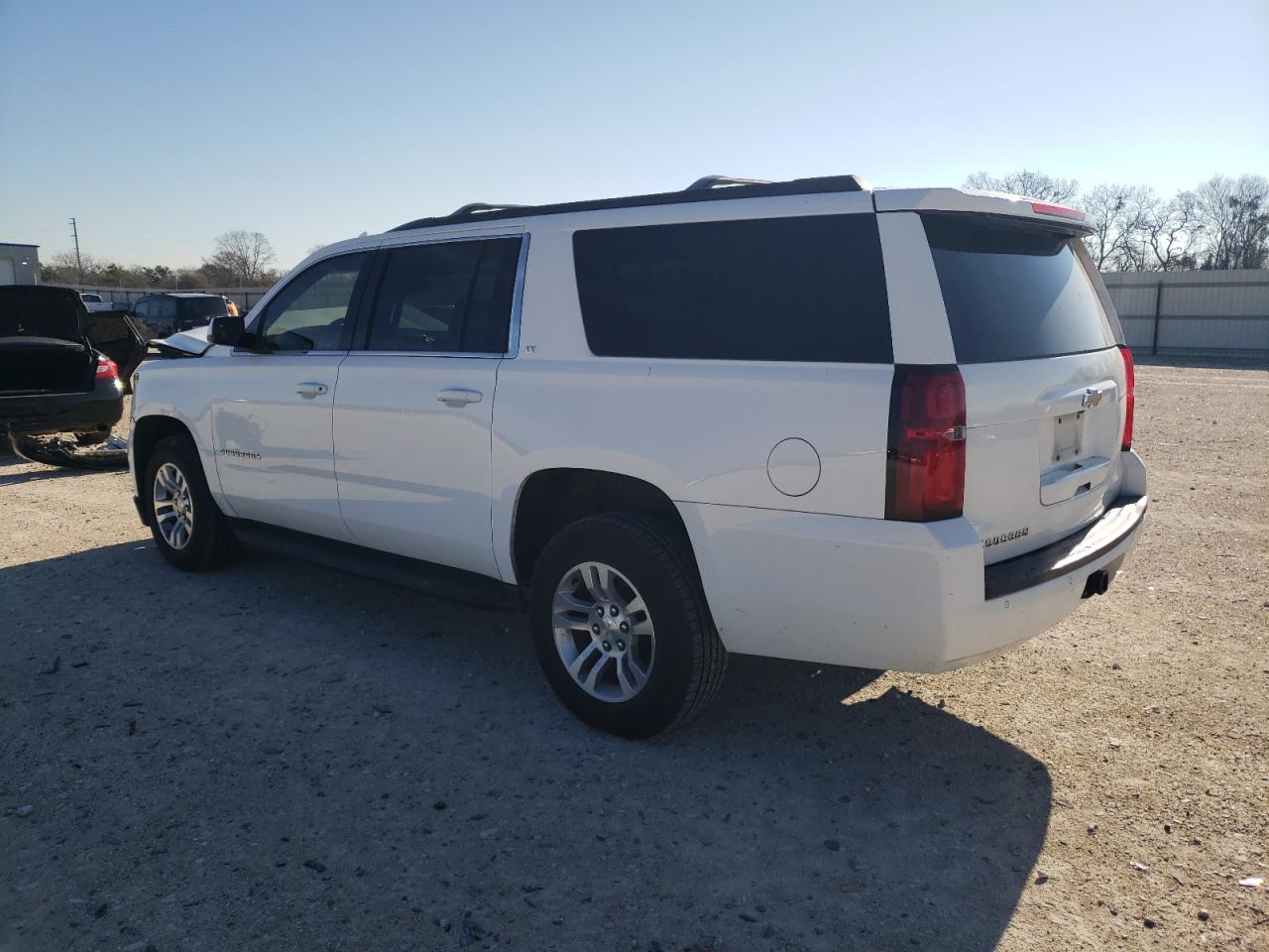 Photo 1 VIN: 1GNSKHKC0JR316642 - CHEVROLET SUBURBAN 