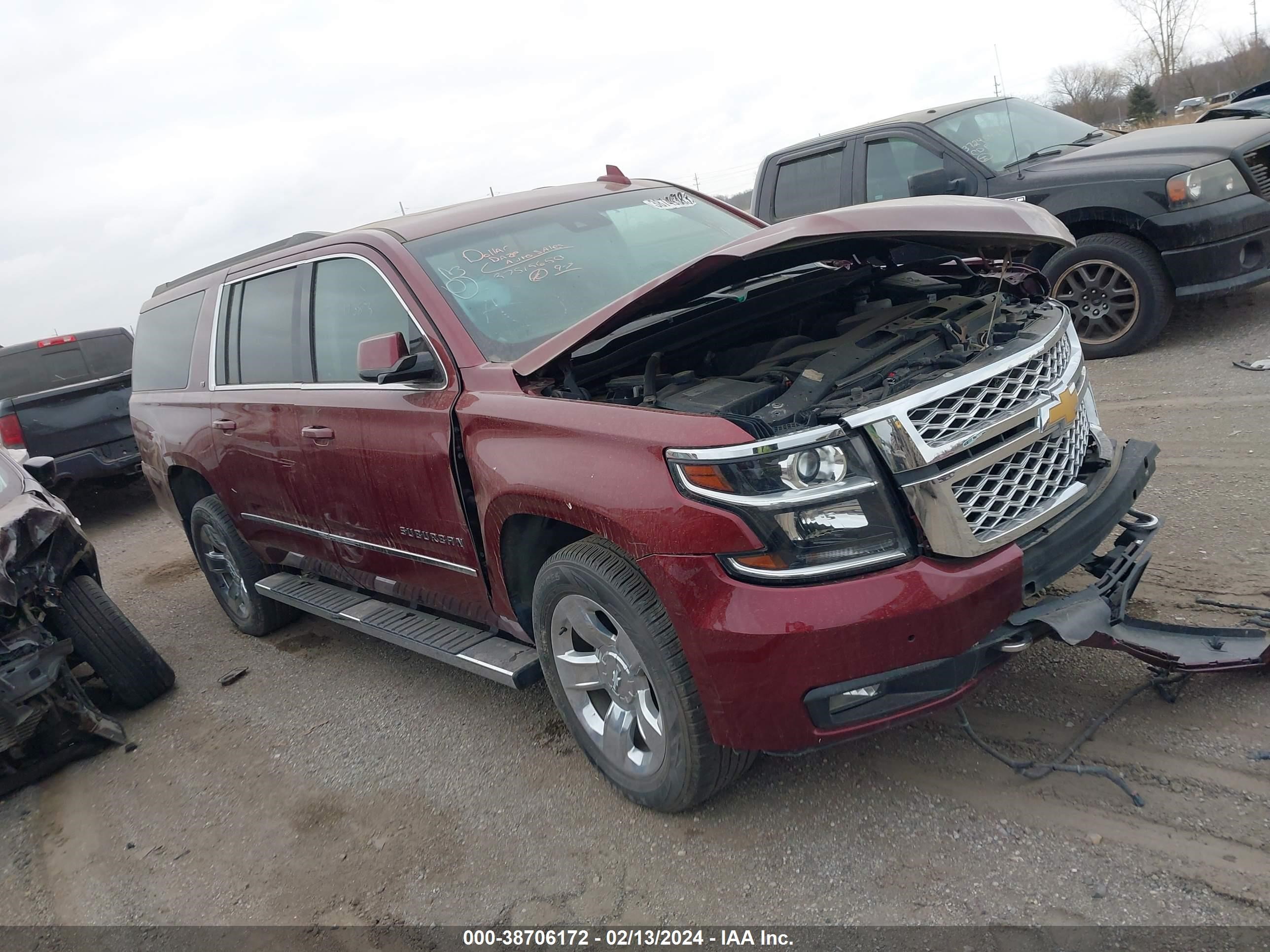 Photo 1 VIN: 1GNSKHKC0JR384732 - CHEVROLET SUBURBAN 