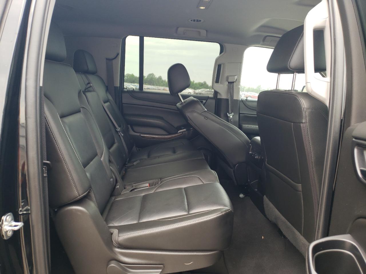 Photo 10 VIN: 1GNSKHKC0KR152150 - CHEVROLET SUBURBAN 
