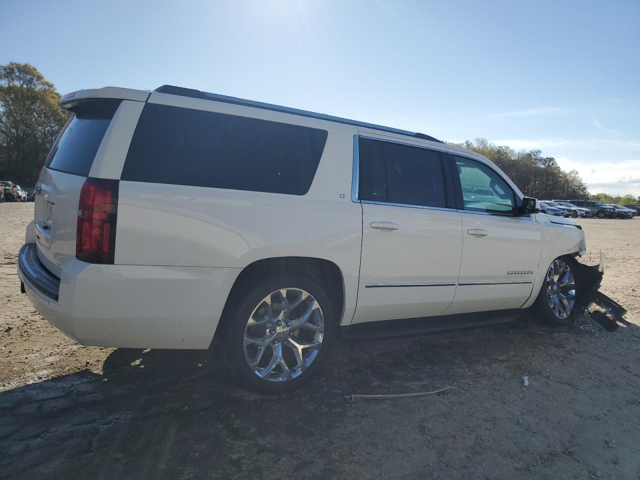 Photo 2 VIN: 1GNSKHKC0KR406388 - CHEVROLET SUBURBAN 