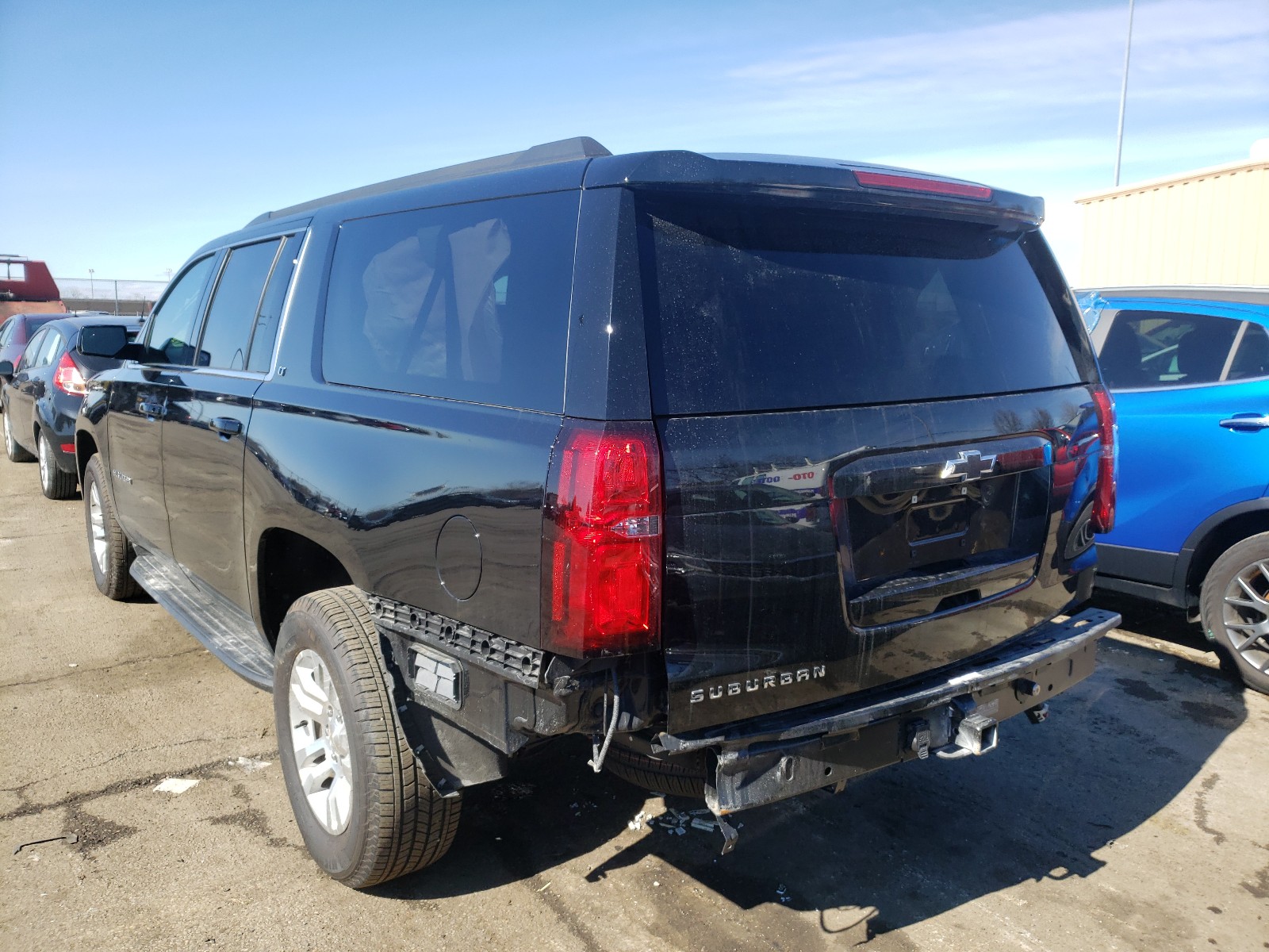 Photo 2 VIN: 1GNSKHKC1LR293701 - CHEVROLET SUBURBAN K 