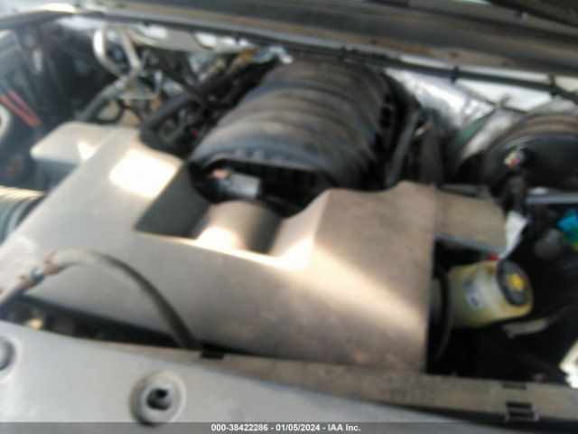 Photo 9 VIN: 1GNSKHKC2GR444745 - CHEVROLET SUBURBAN 