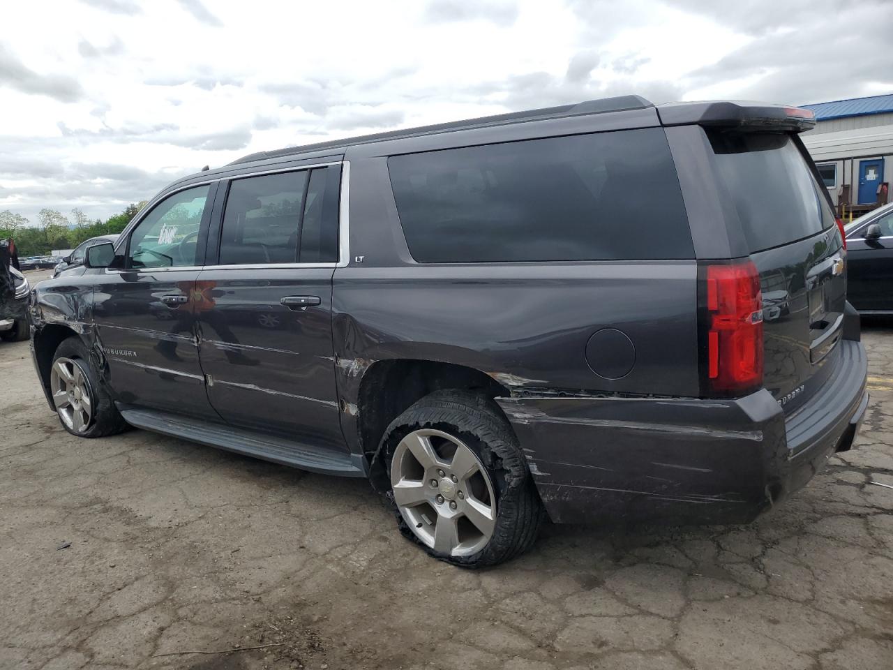 Photo 1 VIN: 1GNSKHKC2HR126268 - CHEVROLET SUBURBAN 