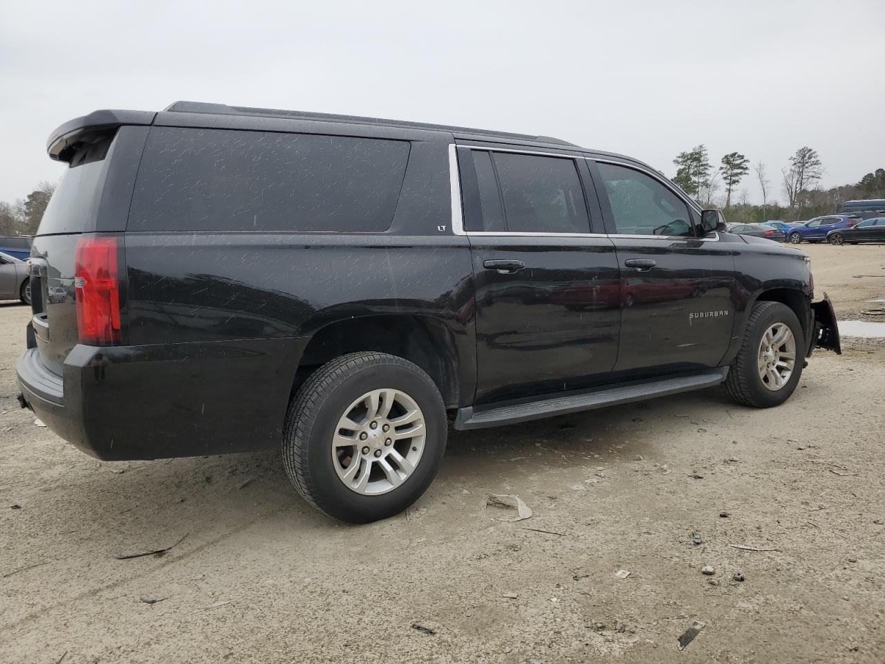 Photo 2 VIN: 1GNSKHKC3HR239047 - CHEVROLET SUBURBAN 