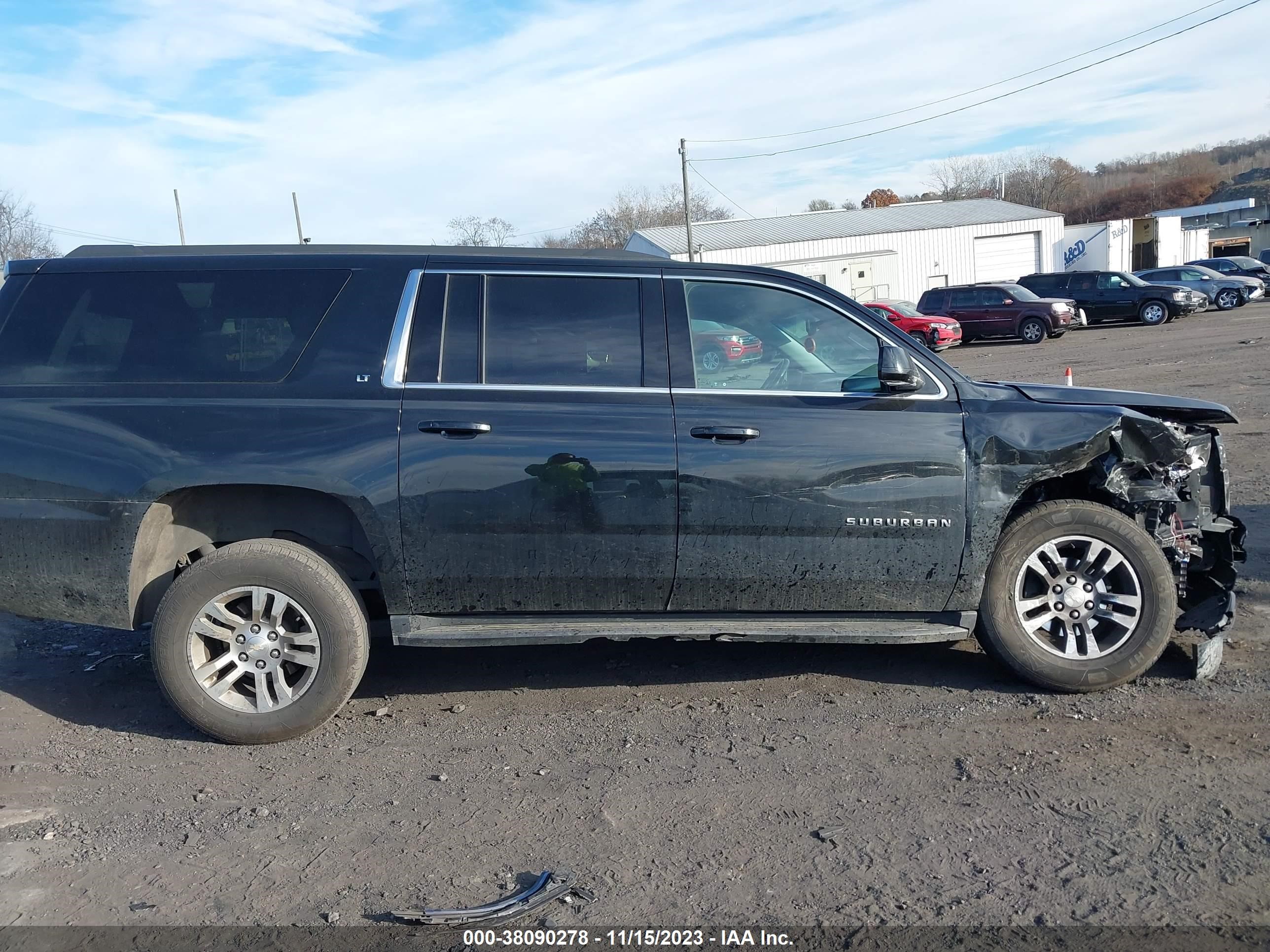 Photo 12 VIN: 1GNSKHKC4KR383309 - CHEVROLET SUBURBAN 