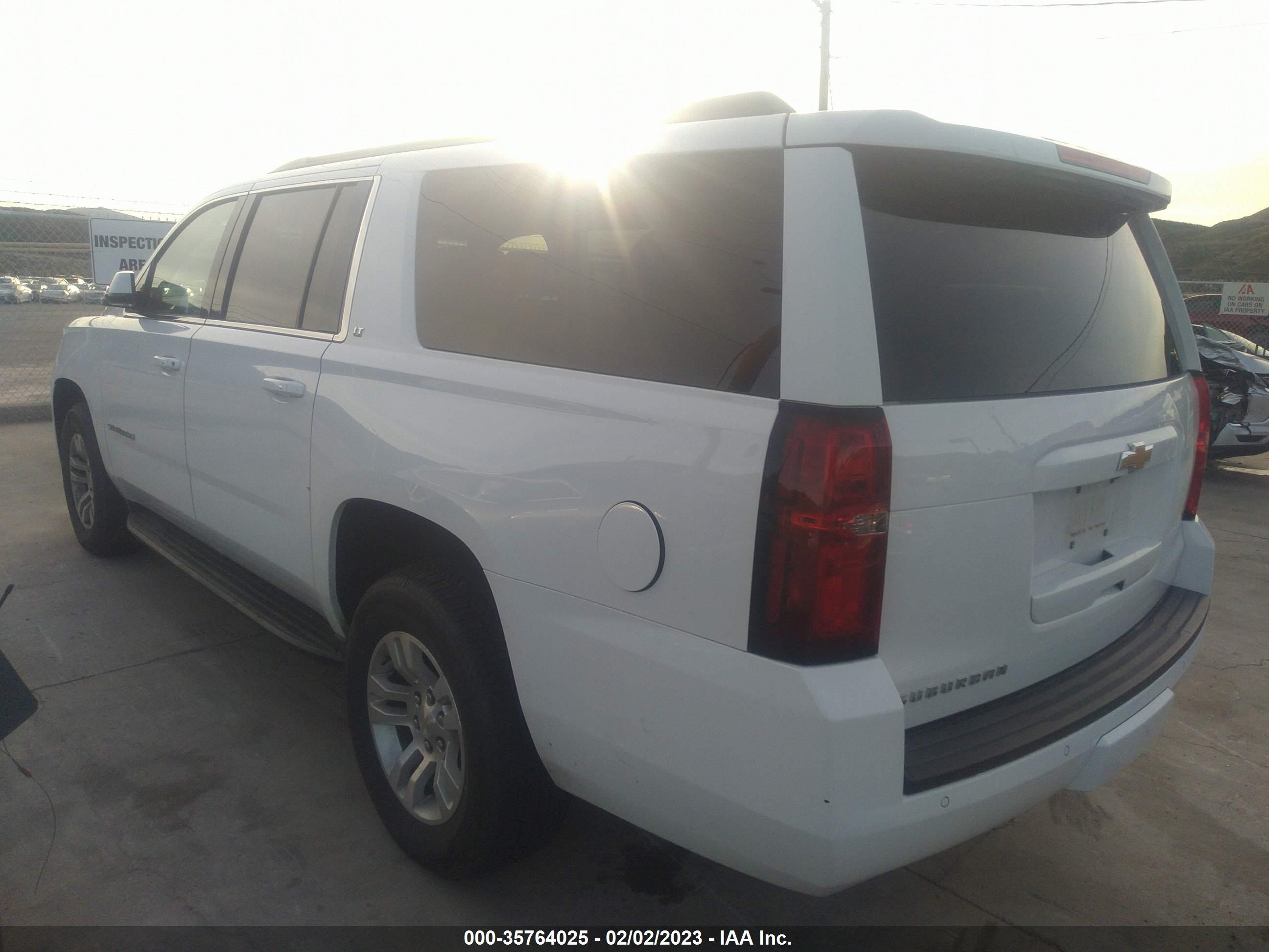 Photo 2 VIN: 1GNSKHKC4LR227580 - CHEVROLET SUBURBAN 