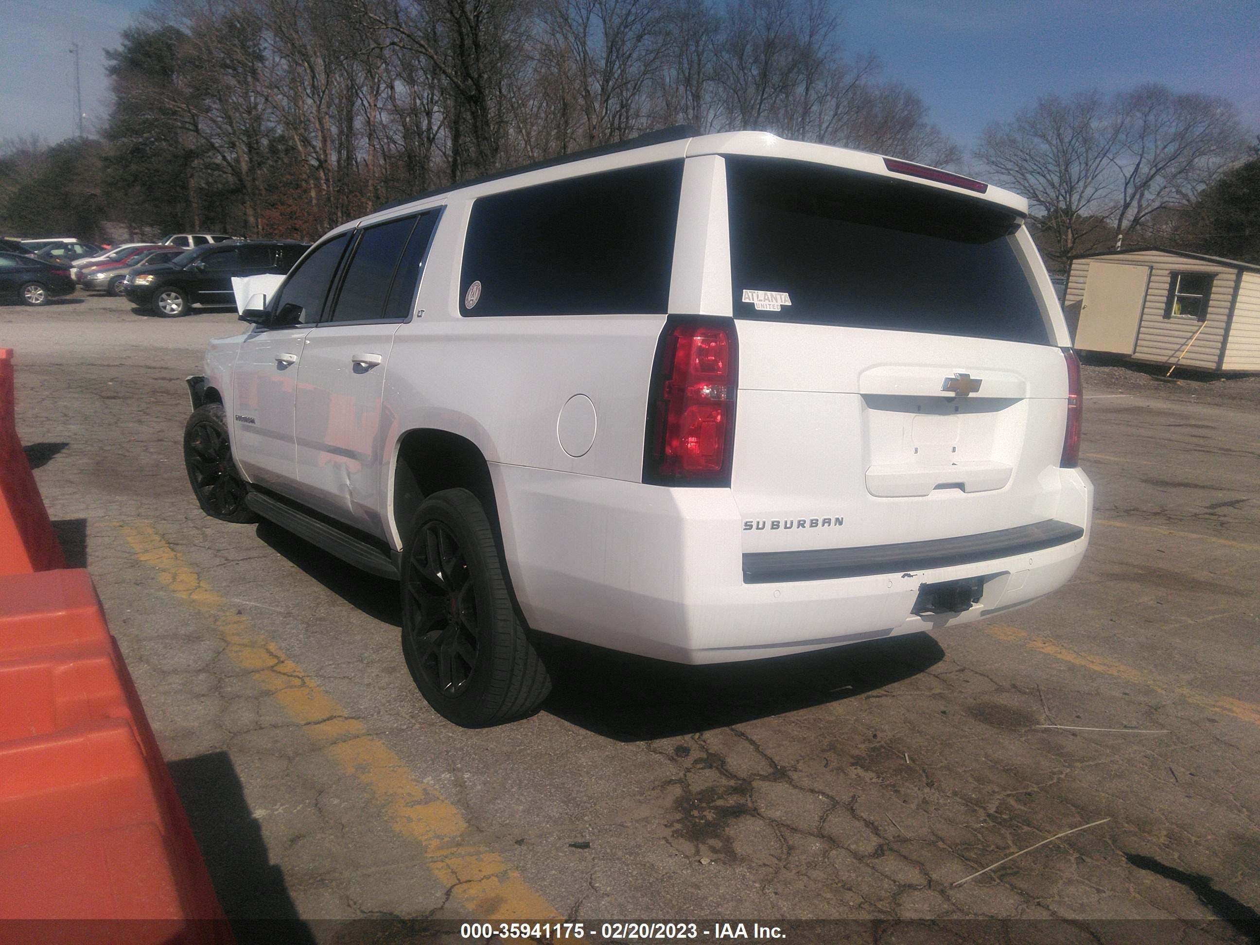 Photo 2 VIN: 1GNSKHKC5HR186254 - CHEVROLET SUBURBAN 