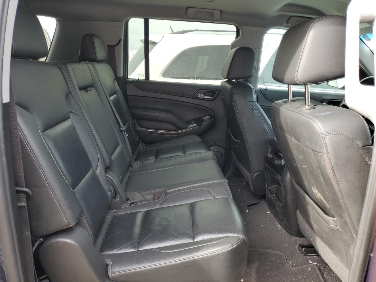 Photo 10 VIN: 1GNSKHKC5KR393010 - CHEVROLET SUBURBAN 