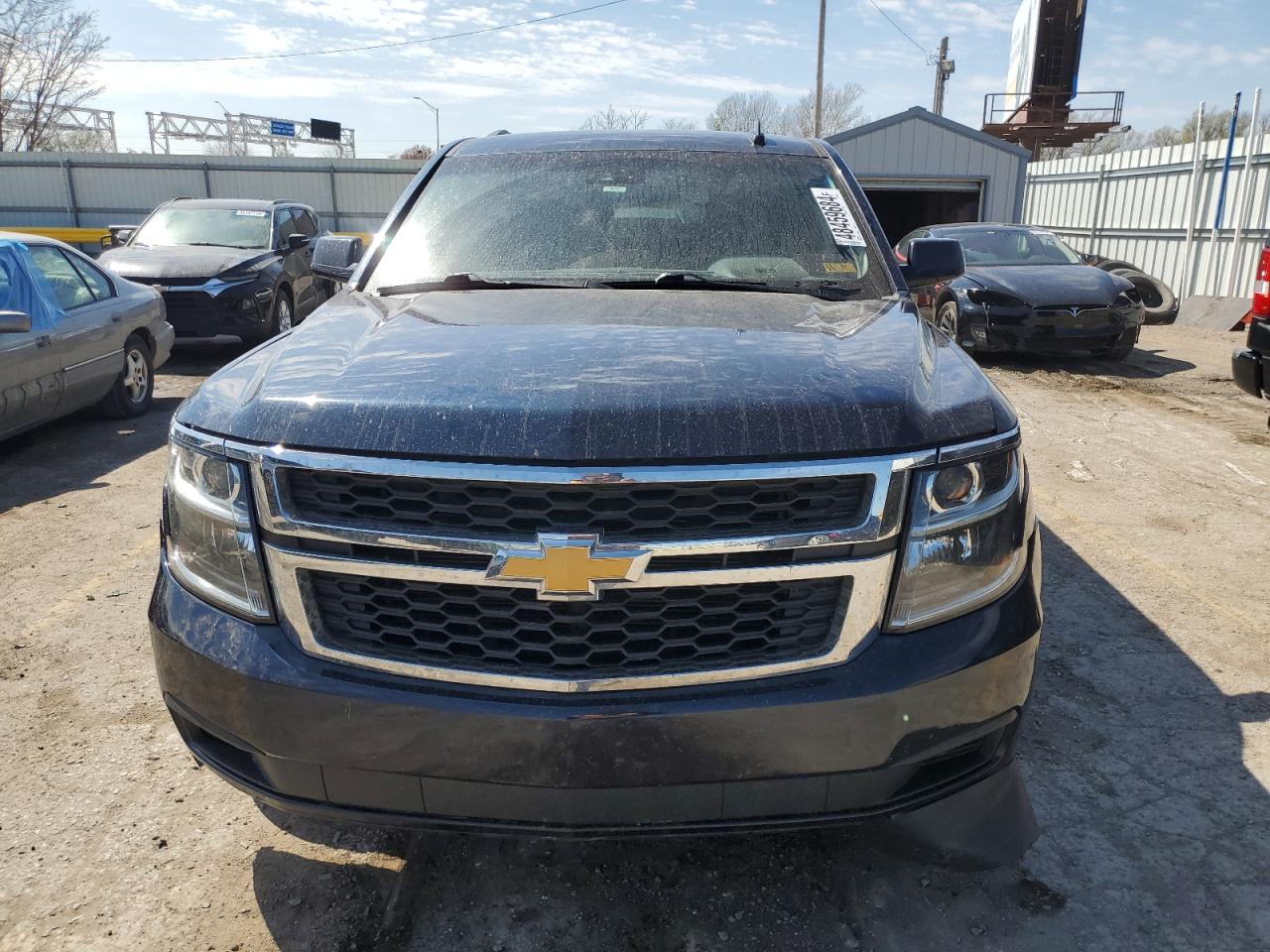 Photo 4 VIN: 1GNSKHKC5KR393010 - CHEVROLET SUBURBAN 