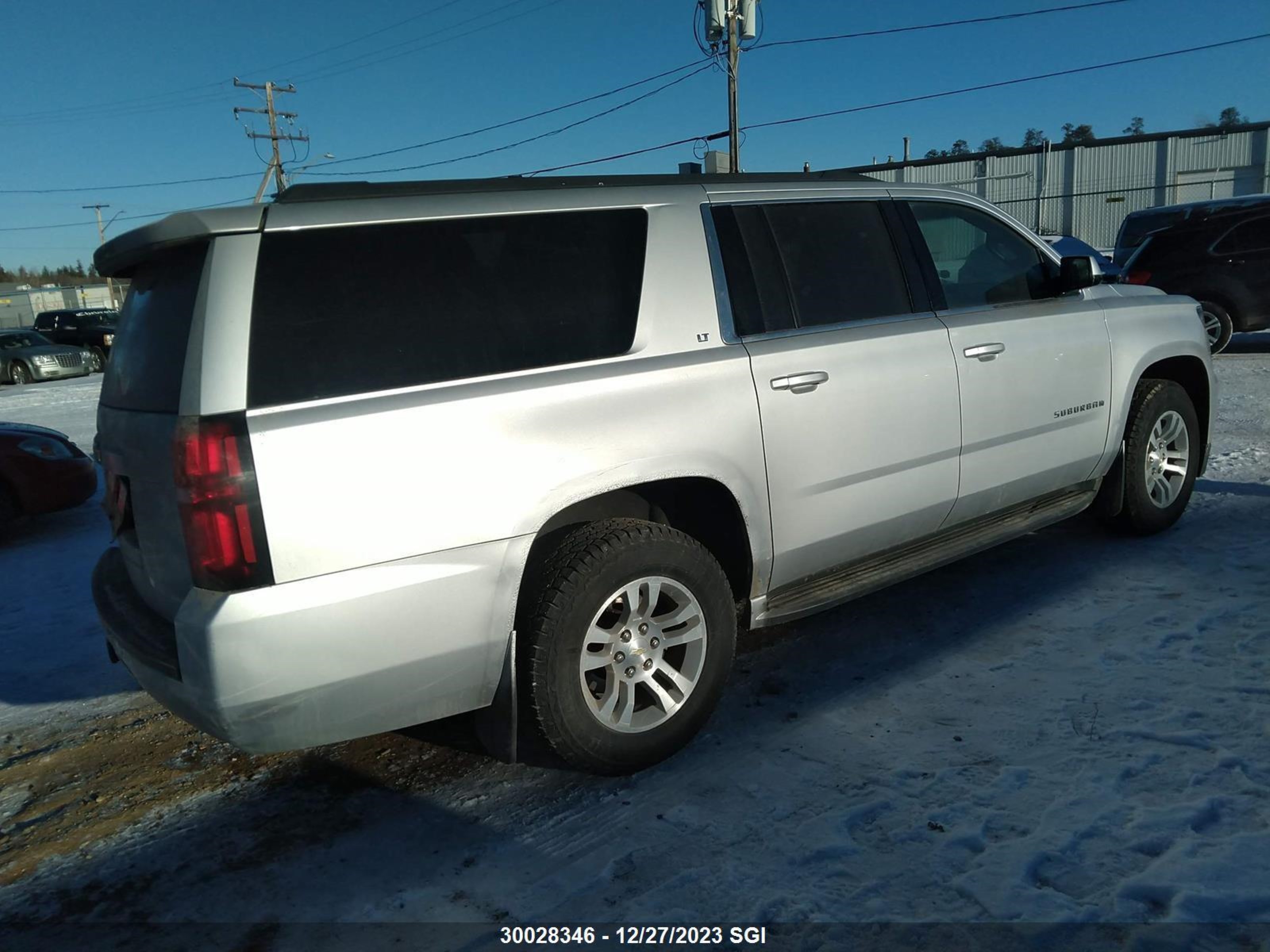 Photo 3 VIN: 1GNSKHKC6GR101565 - CHEVROLET SUBURBAN 