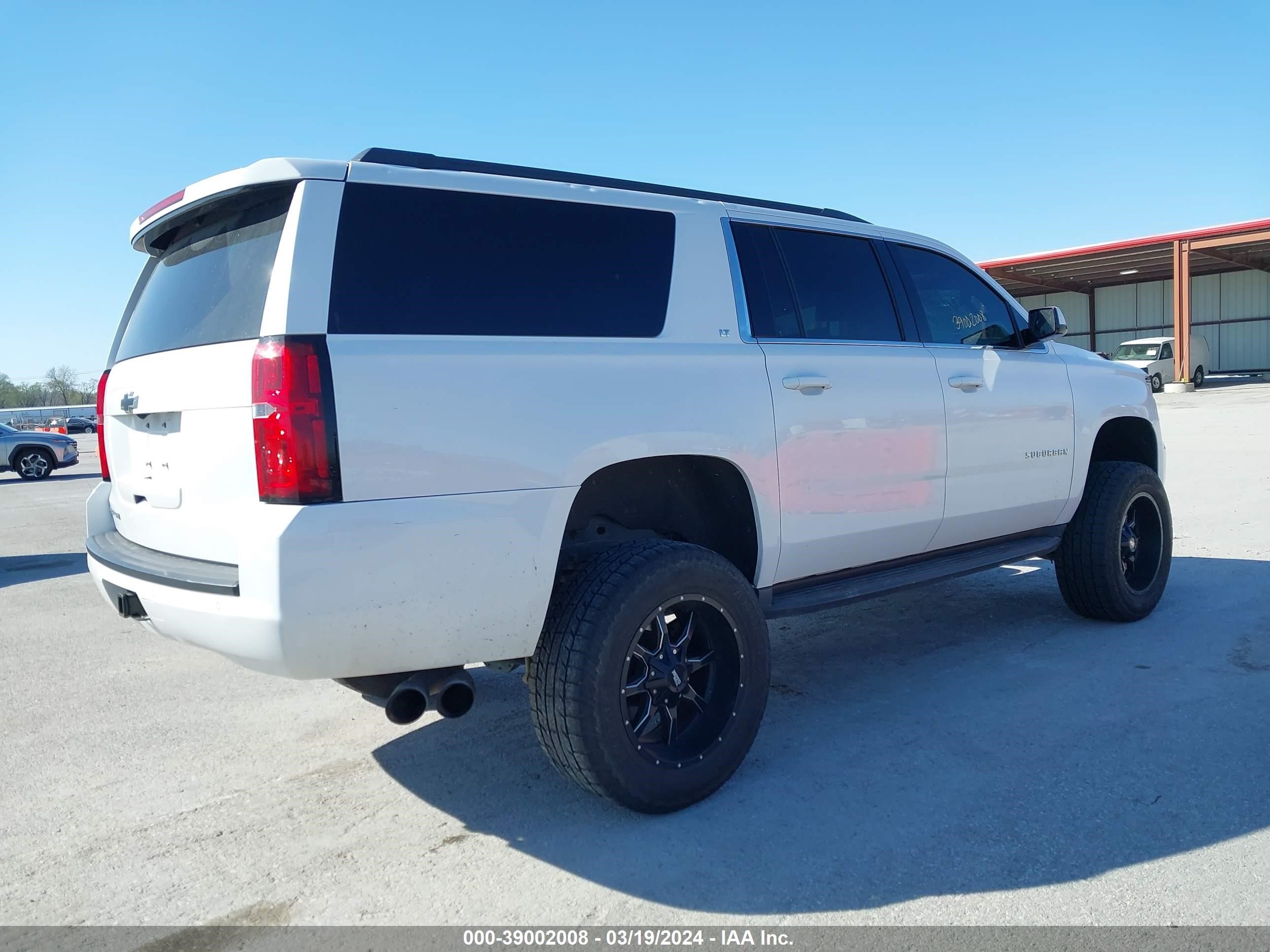 Photo 3 VIN: 1GNSKHKC7GR211282 - CHEVROLET SUBURBAN 