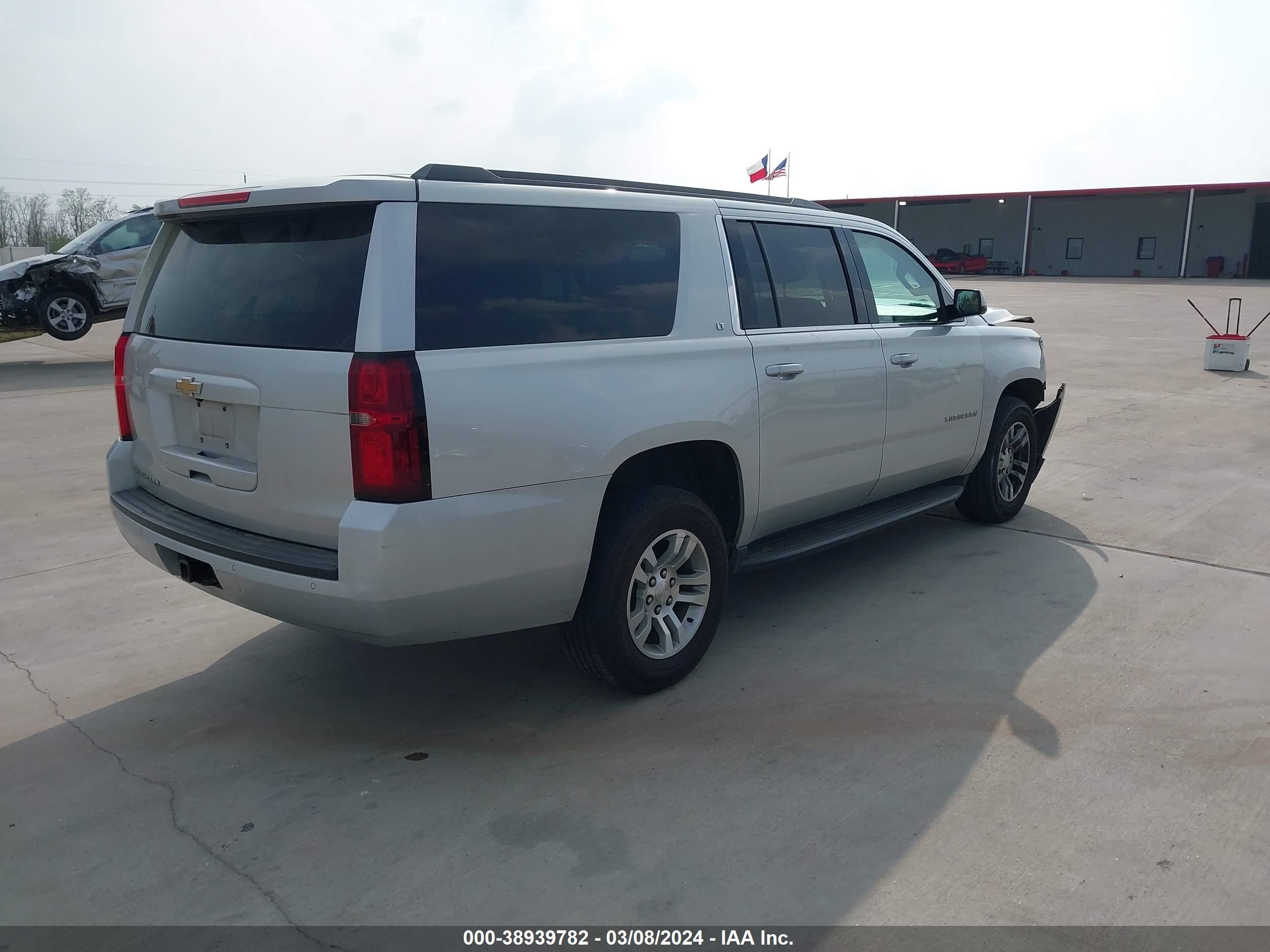 Photo 3 VIN: 1GNSKHKC7KR402404 - CHEVROLET SUBURBAN 