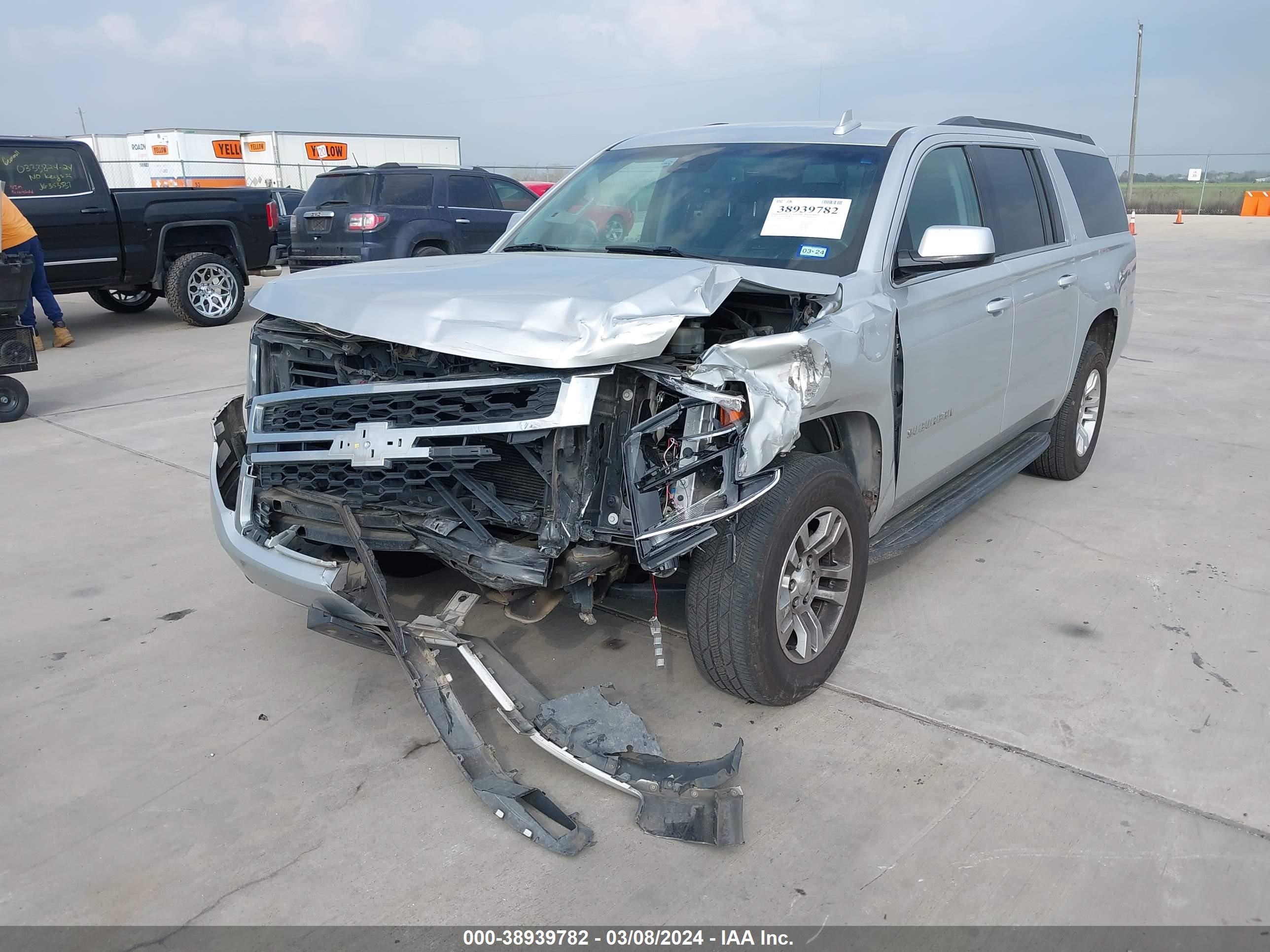 Photo 5 VIN: 1GNSKHKC7KR402404 - CHEVROLET SUBURBAN 