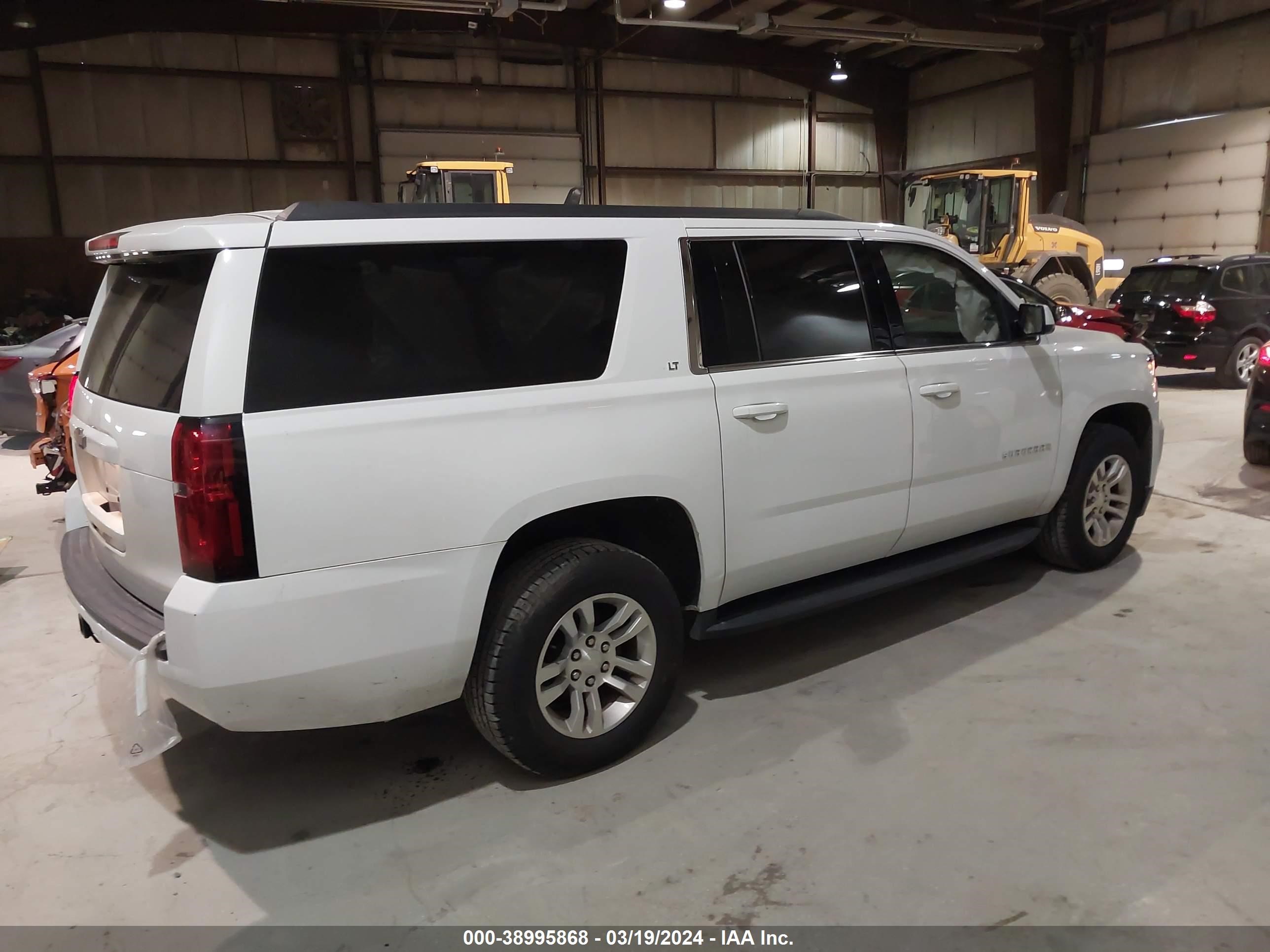 Photo 3 VIN: 1GNSKHKC8KR333657 - CHEVROLET SUBURBAN 