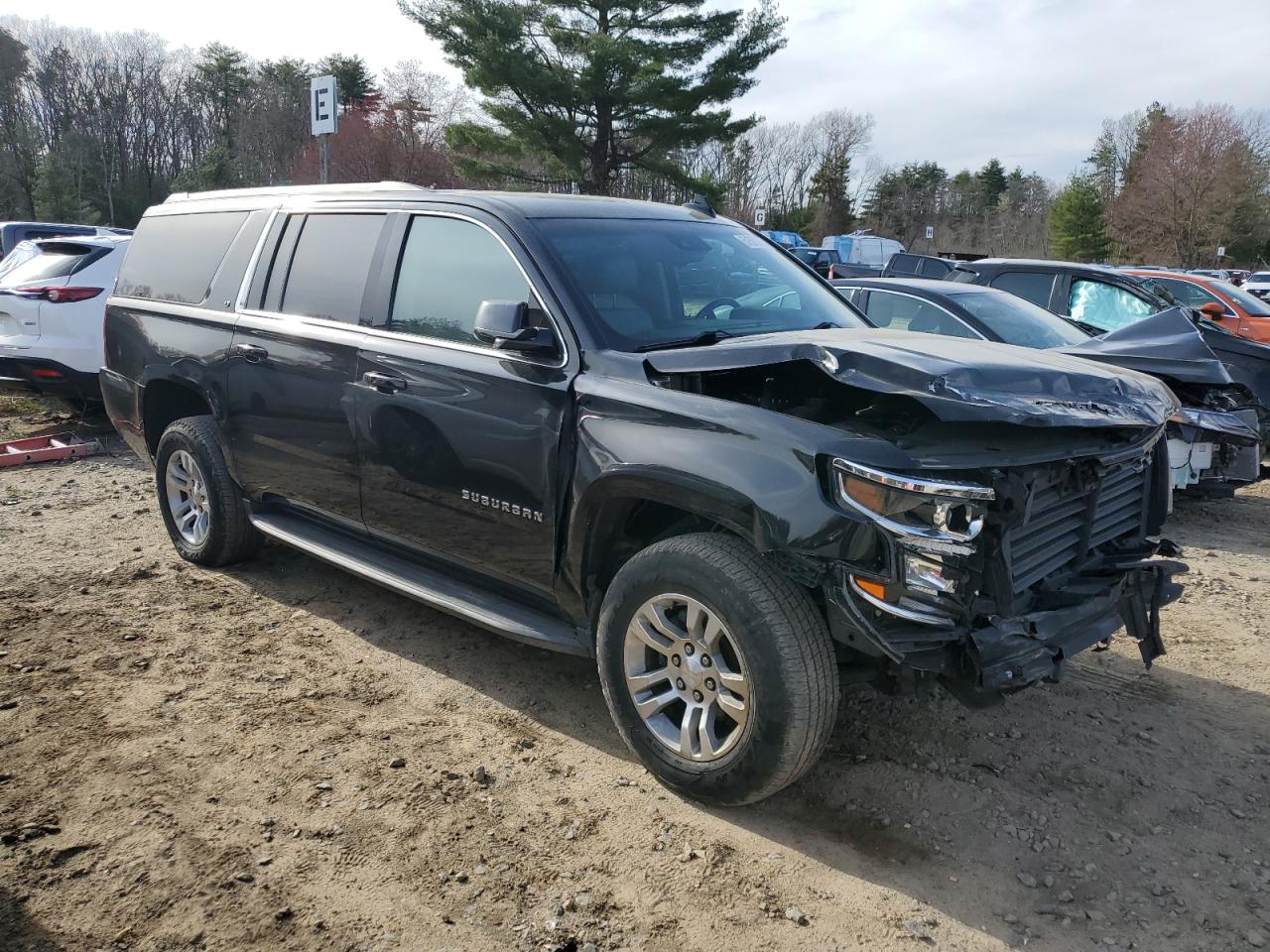 Photo 3 VIN: 1GNSKHKC9KR160179 - CHEVROLET SUBURBAN 