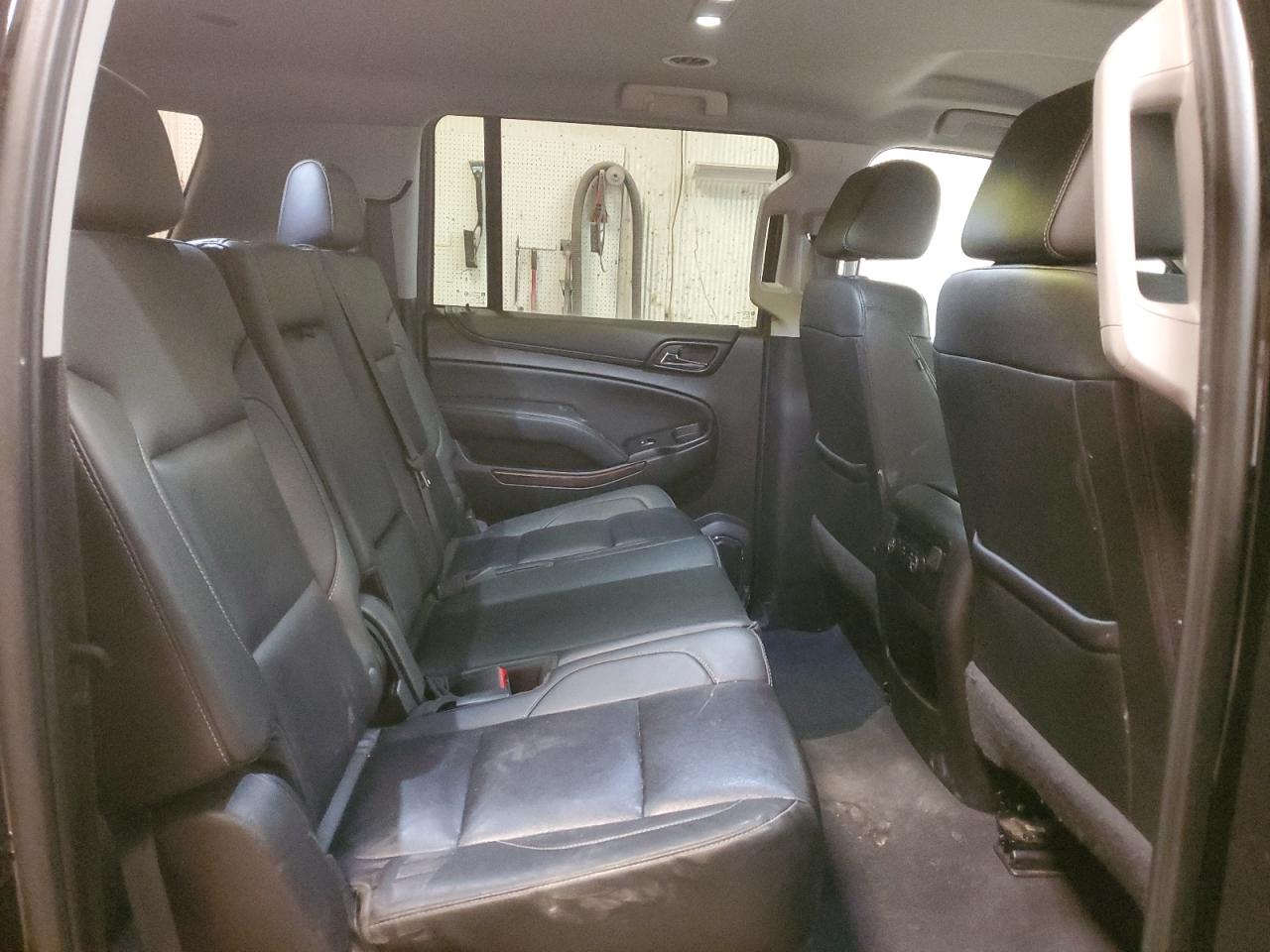 Photo 10 VIN: 1GNSKHKC9KR387369 - CHEVROLET SUBURBAN 
