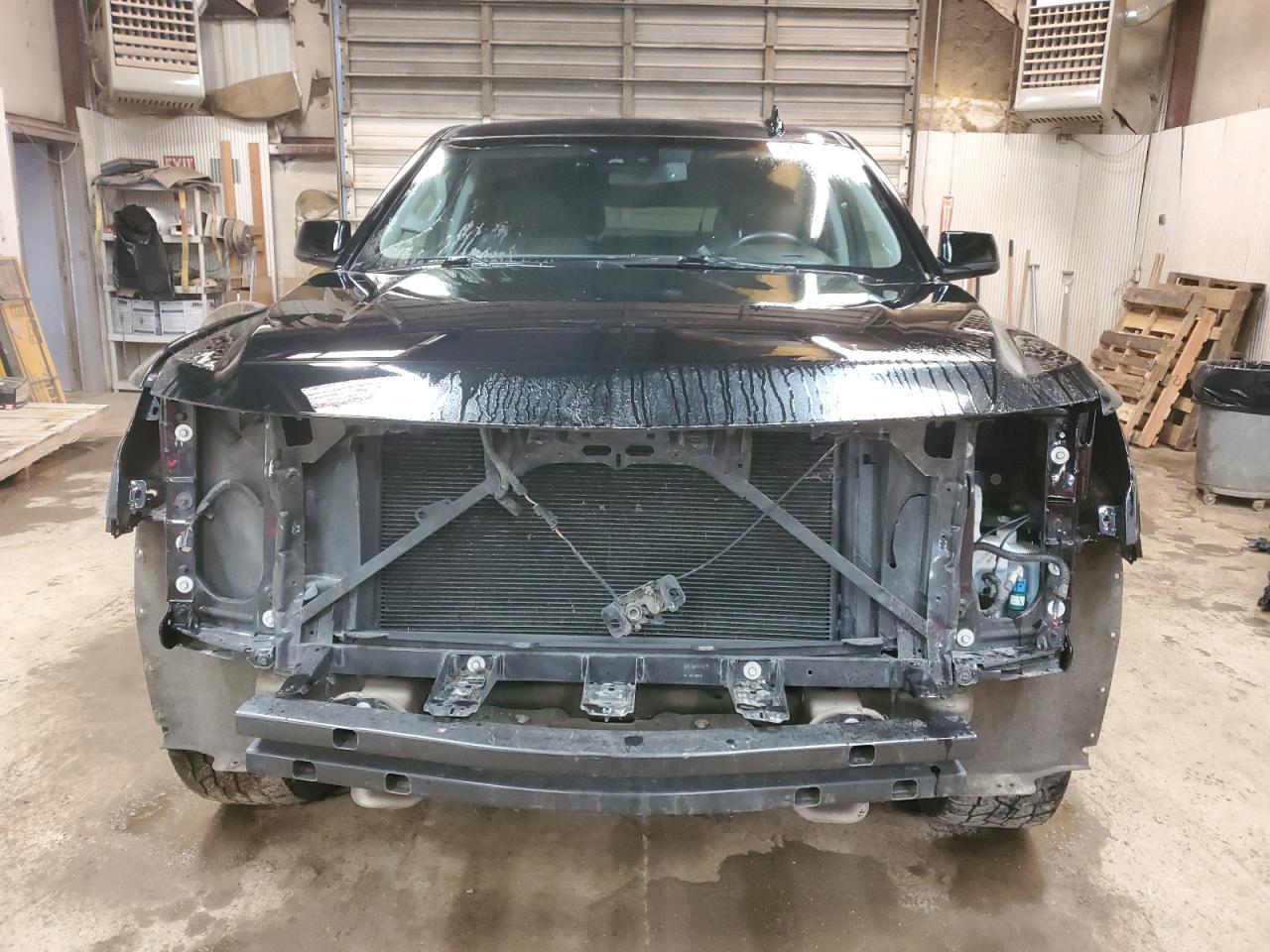 Photo 4 VIN: 1GNSKHKC9KR387369 - CHEVROLET SUBURBAN 