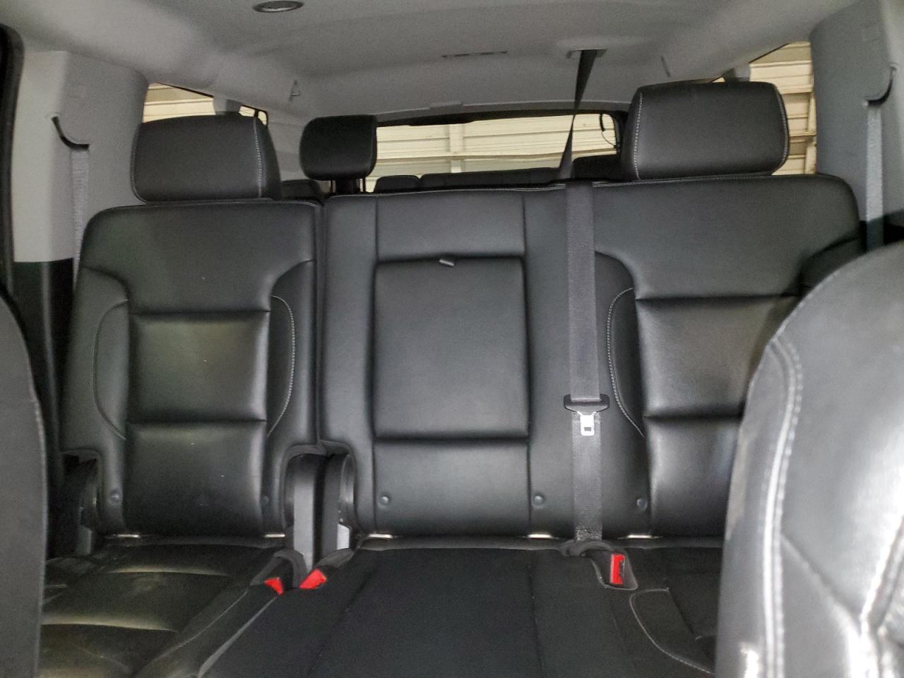 Photo 9 VIN: 1GNSKHKC9KR387369 - CHEVROLET SUBURBAN 
