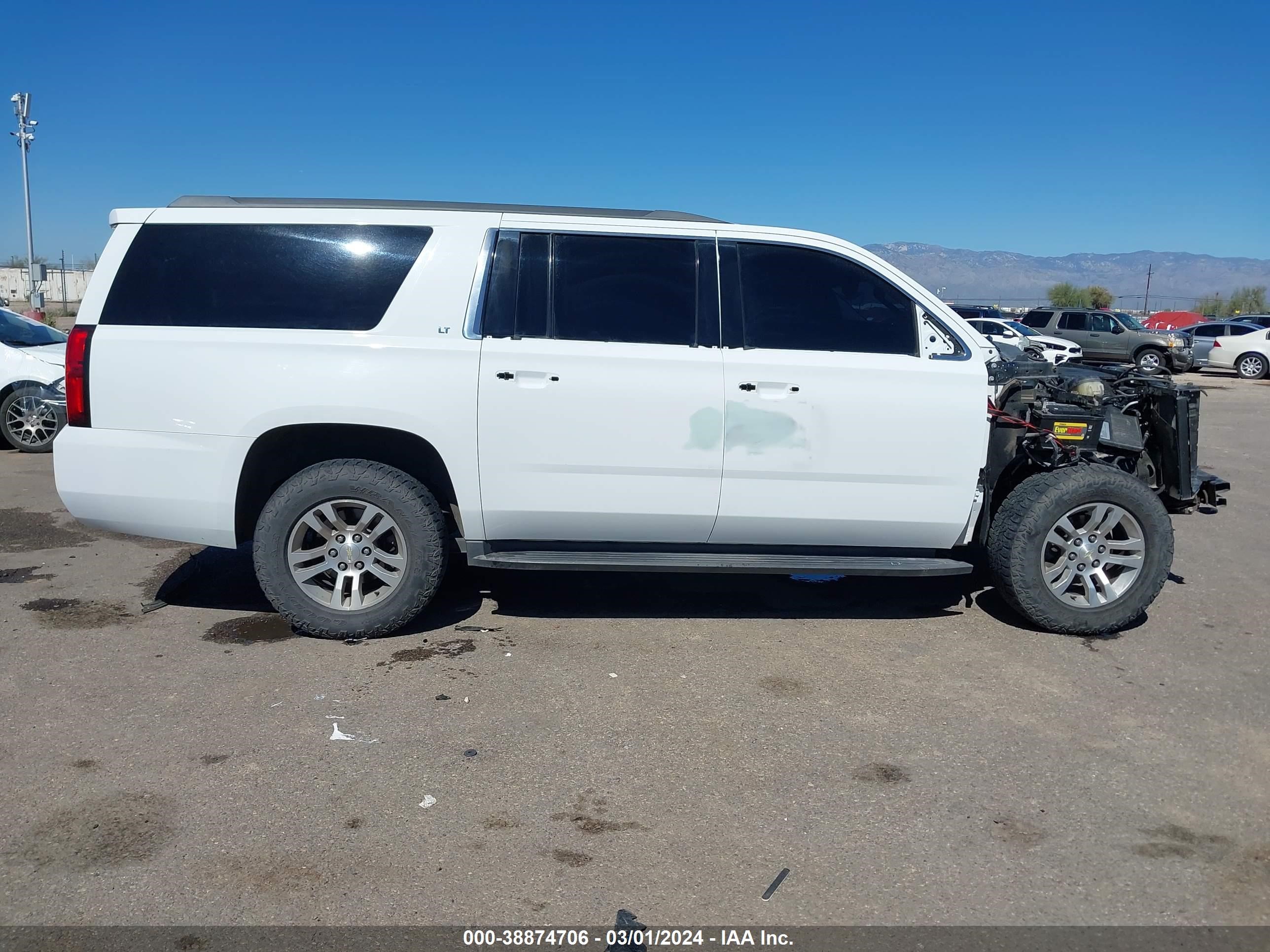 Photo 13 VIN: 1GNSKHKCXGR451359 - CHEVROLET SUBURBAN 