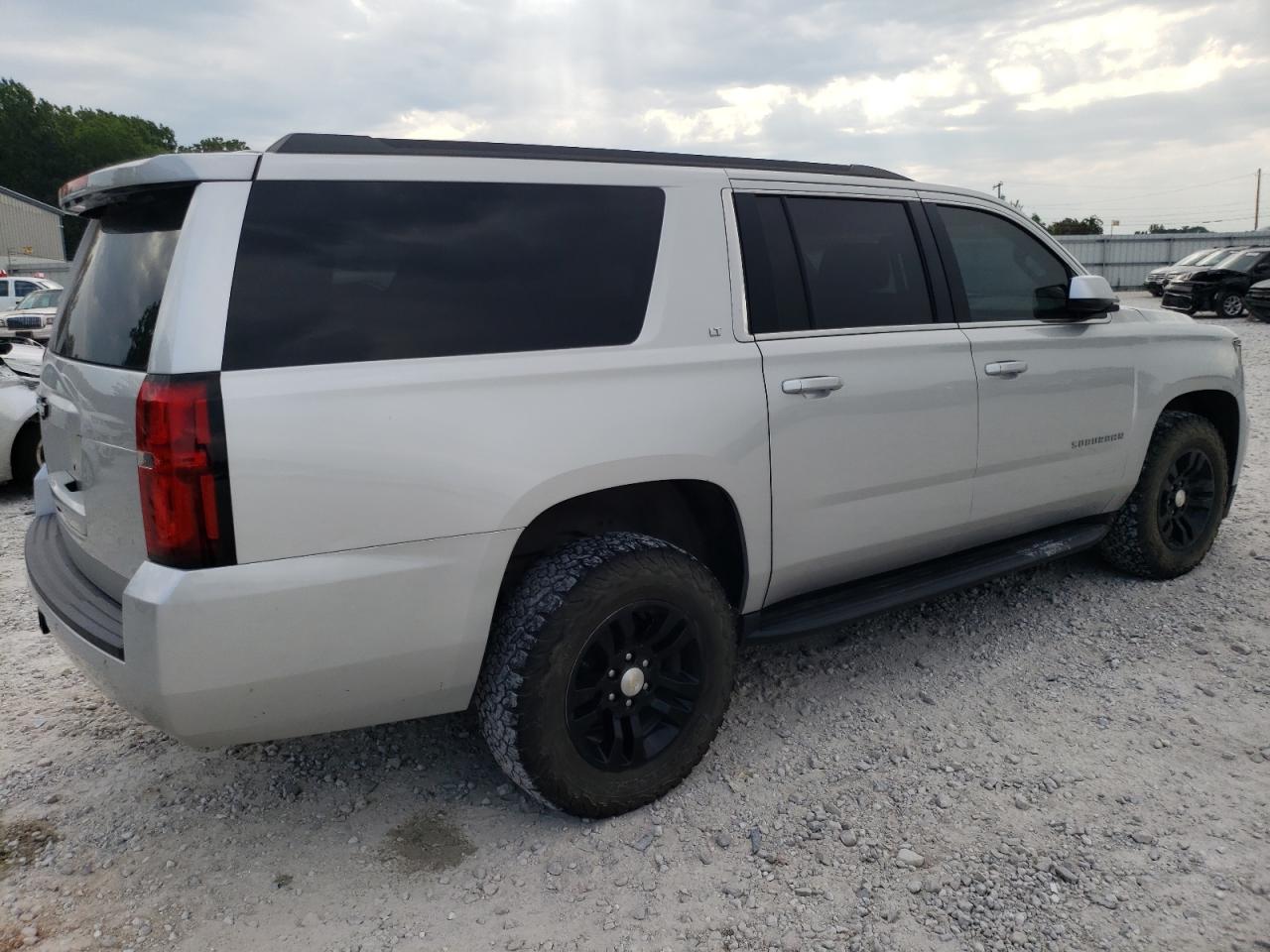 Photo 2 VIN: 1GNSKHKCXKR198620 - CHEVROLET SUBURBAN 