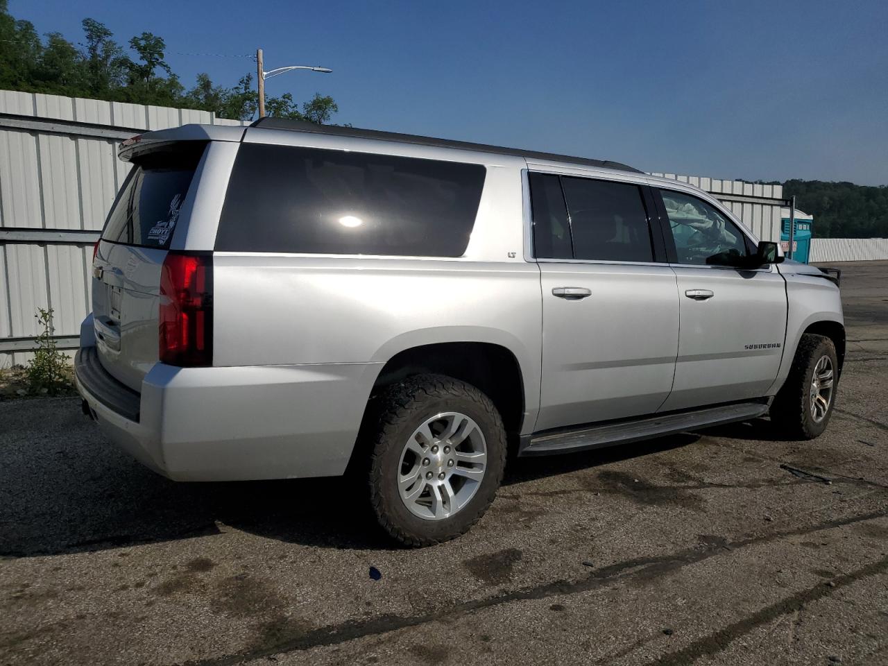 Photo 2 VIN: 1GNSKHKCXLR254251 - CHEVROLET SUBURBAN 