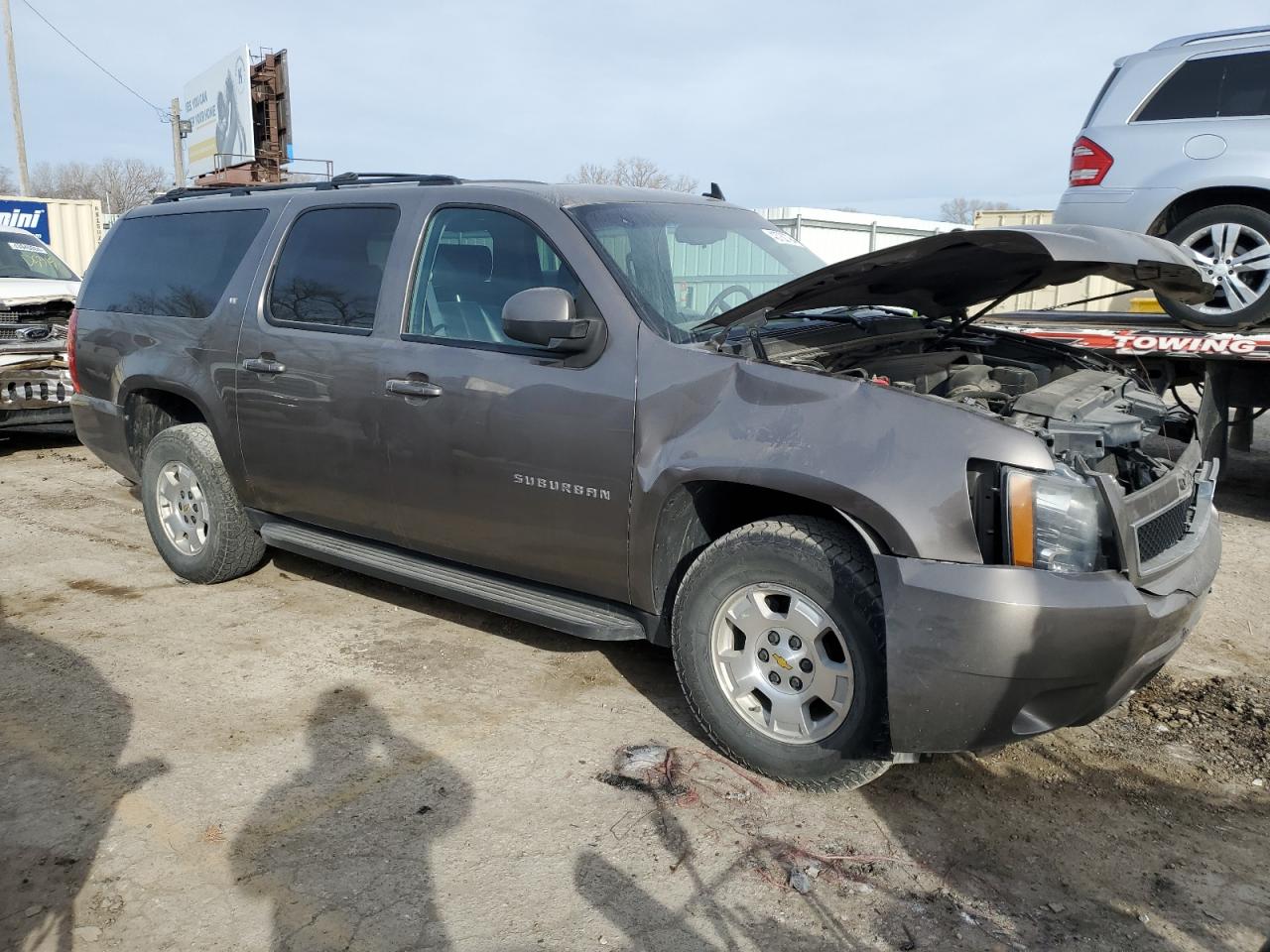 Photo 3 VIN: 1GNSKJE30BR212964 - CHEVROLET SUBURBAN 